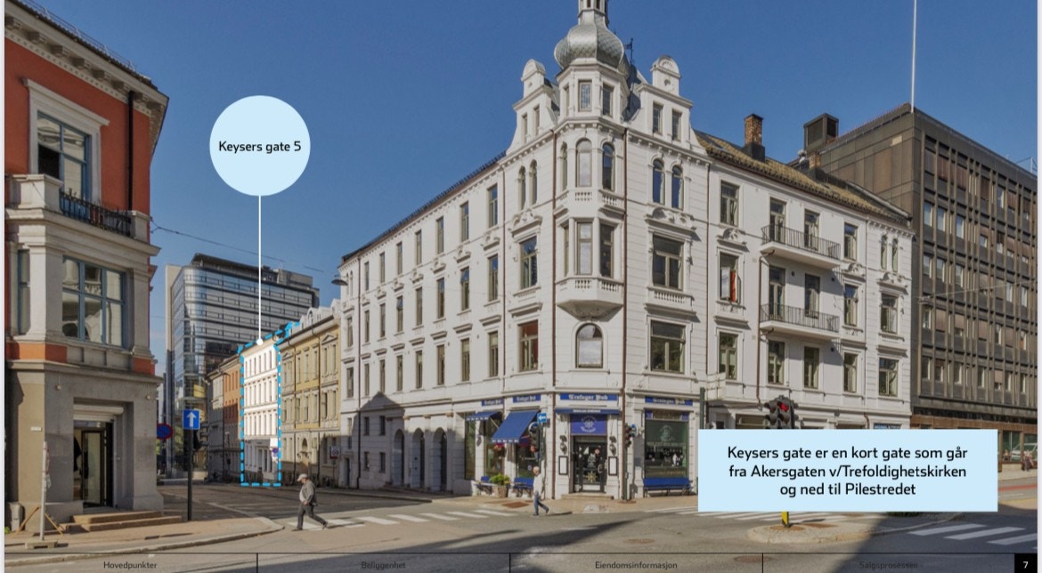 Halv etasje med 5-7 kontorer rett v Regjeringskvartalet
Plass til flere pulter i hvert kontor. Galleribilde