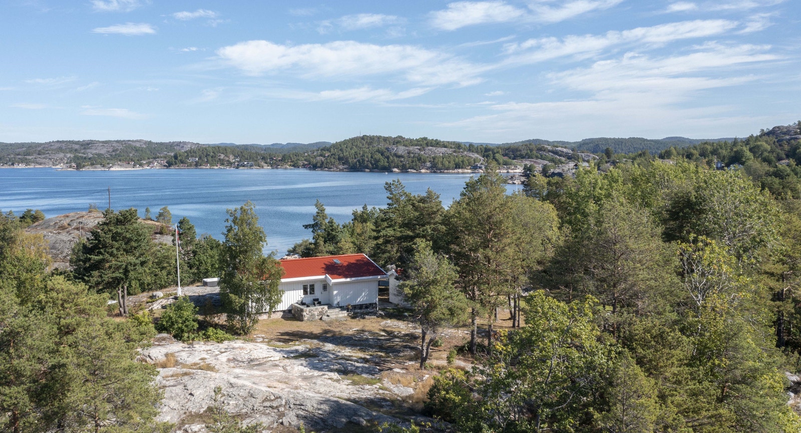 Hyggelig, usjenert tun, uten innsyn Galleribilde