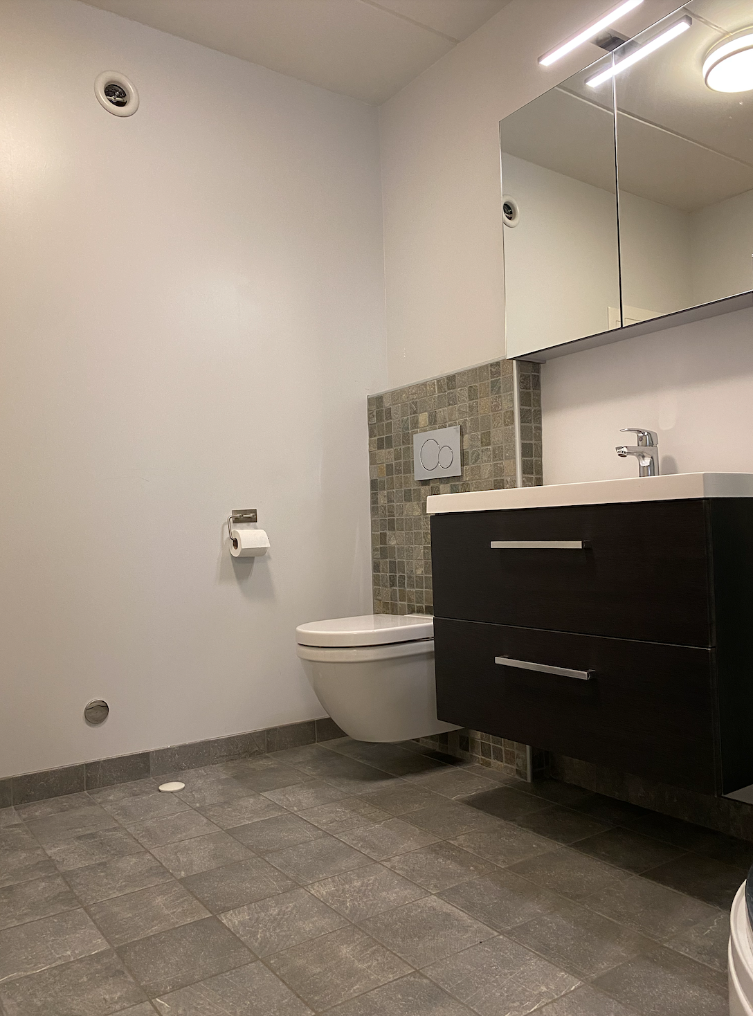 Baderommet (ny oppusset) Galleribilde