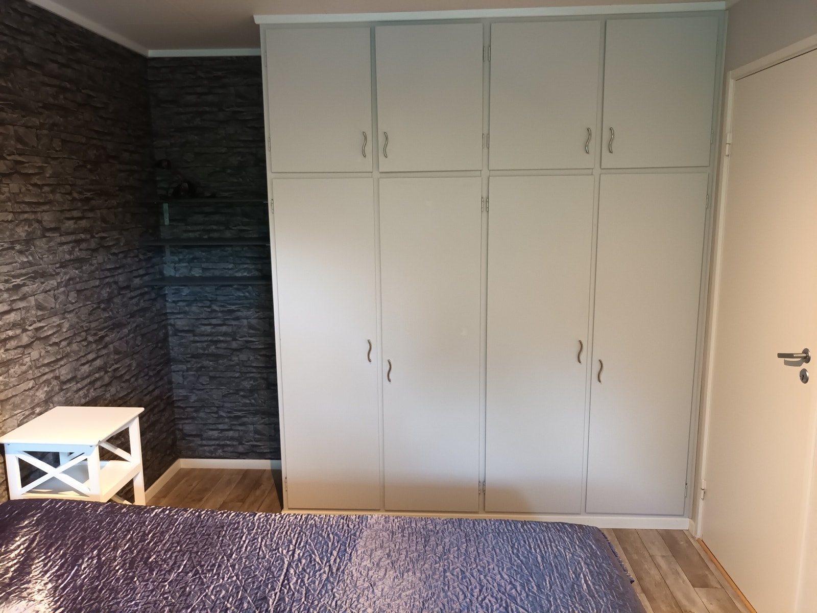 Soverom nr 1....skap med masse plass.. Galleribilde