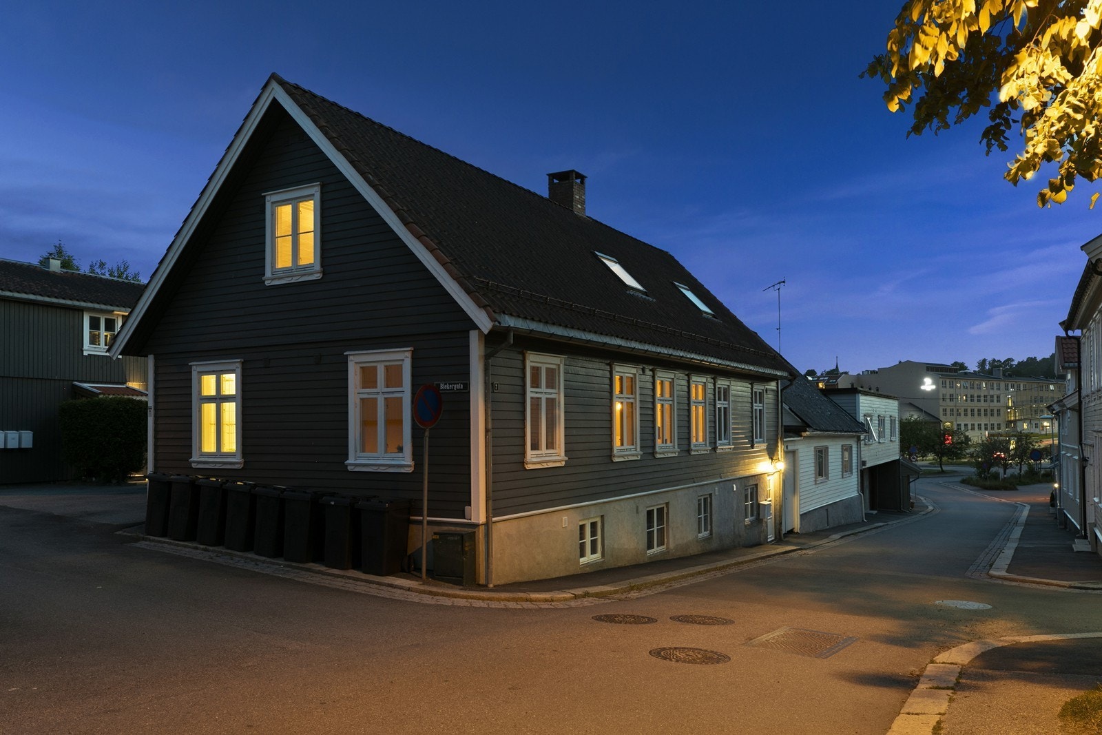 Stille og rolig gate. Foto: Tore Blindheim Galleribilde