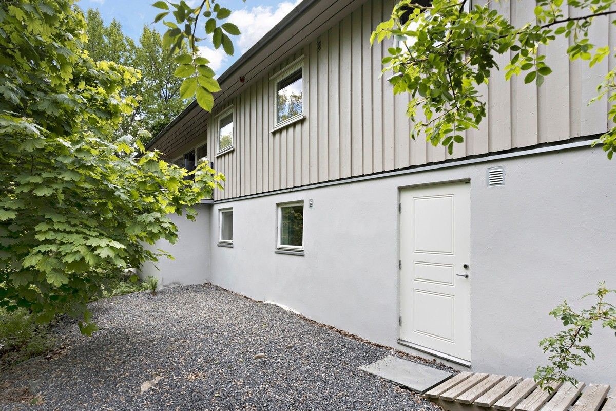 Egen inngang og uteplass for utleier Galleribilde