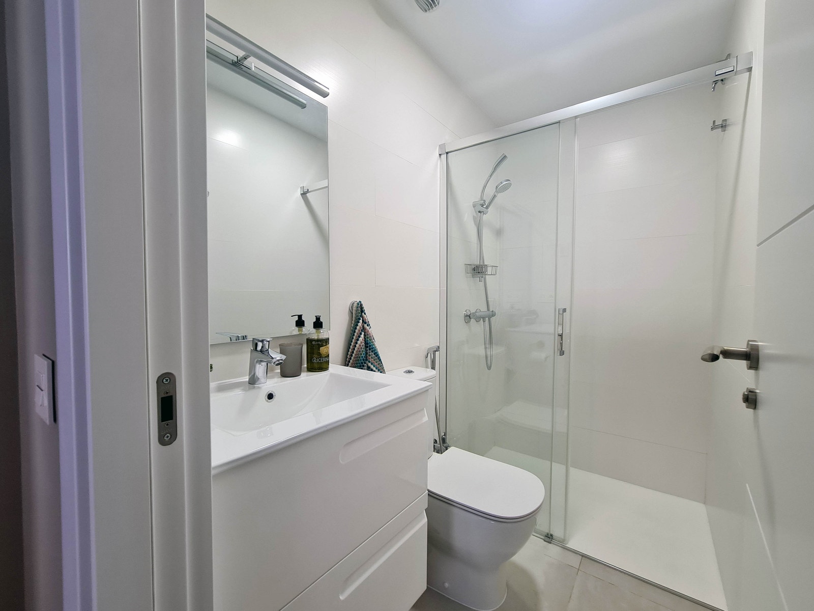 Badet i tilknytning til hovedsoverom Galleribilde