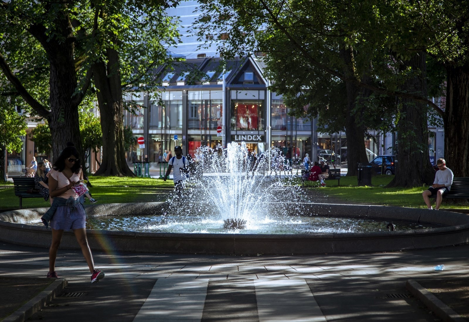 Nærområde på løkka, Olaf Ryes plass Galleribilde