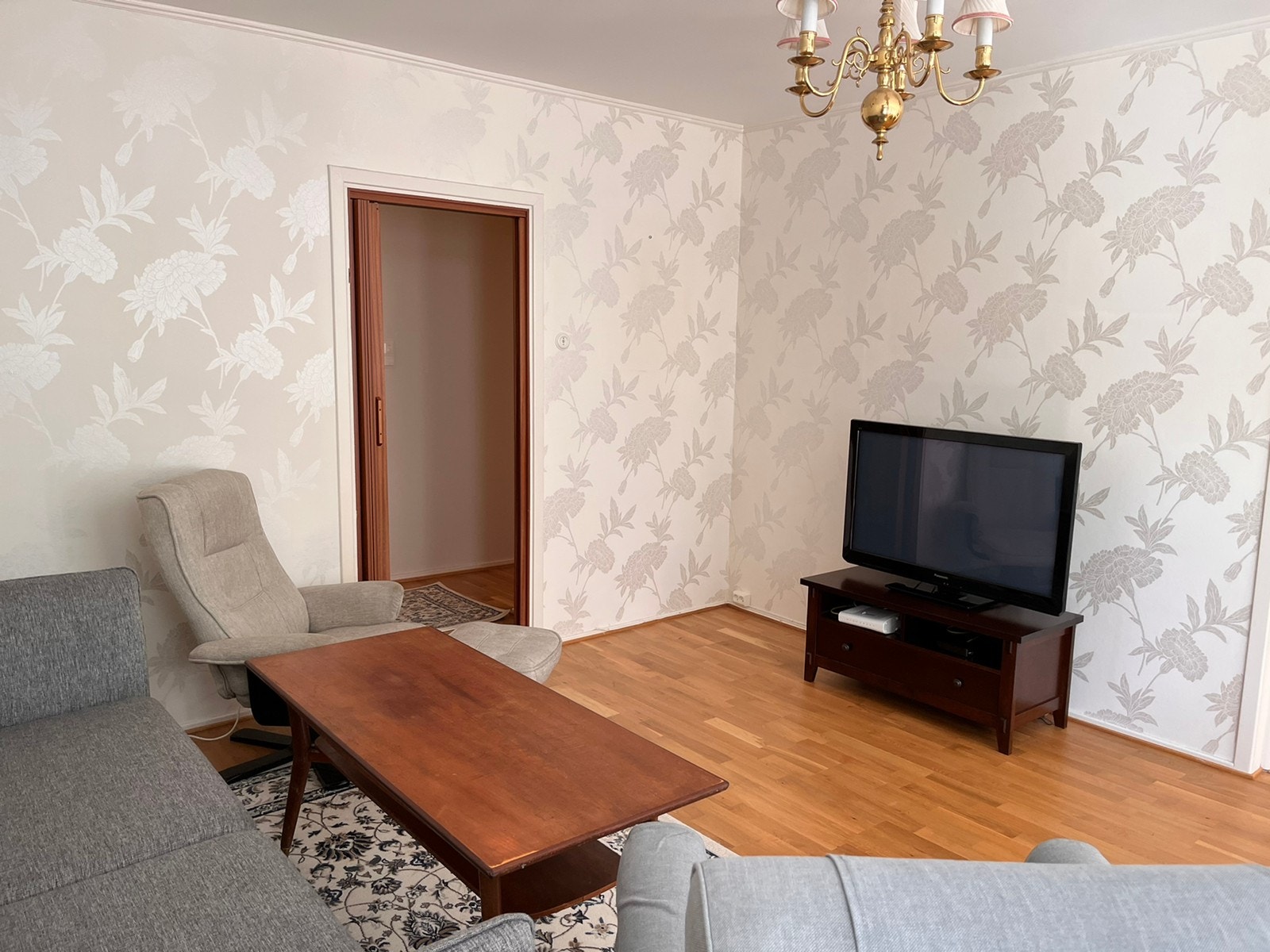 Stue m/tv Galleribilde