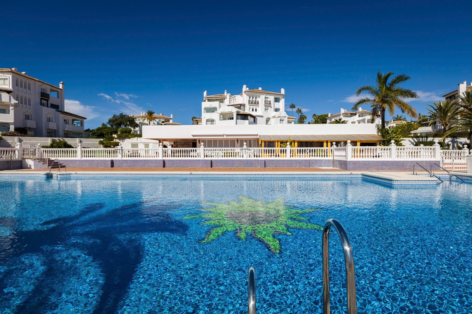 Uteområdet Galleribilde