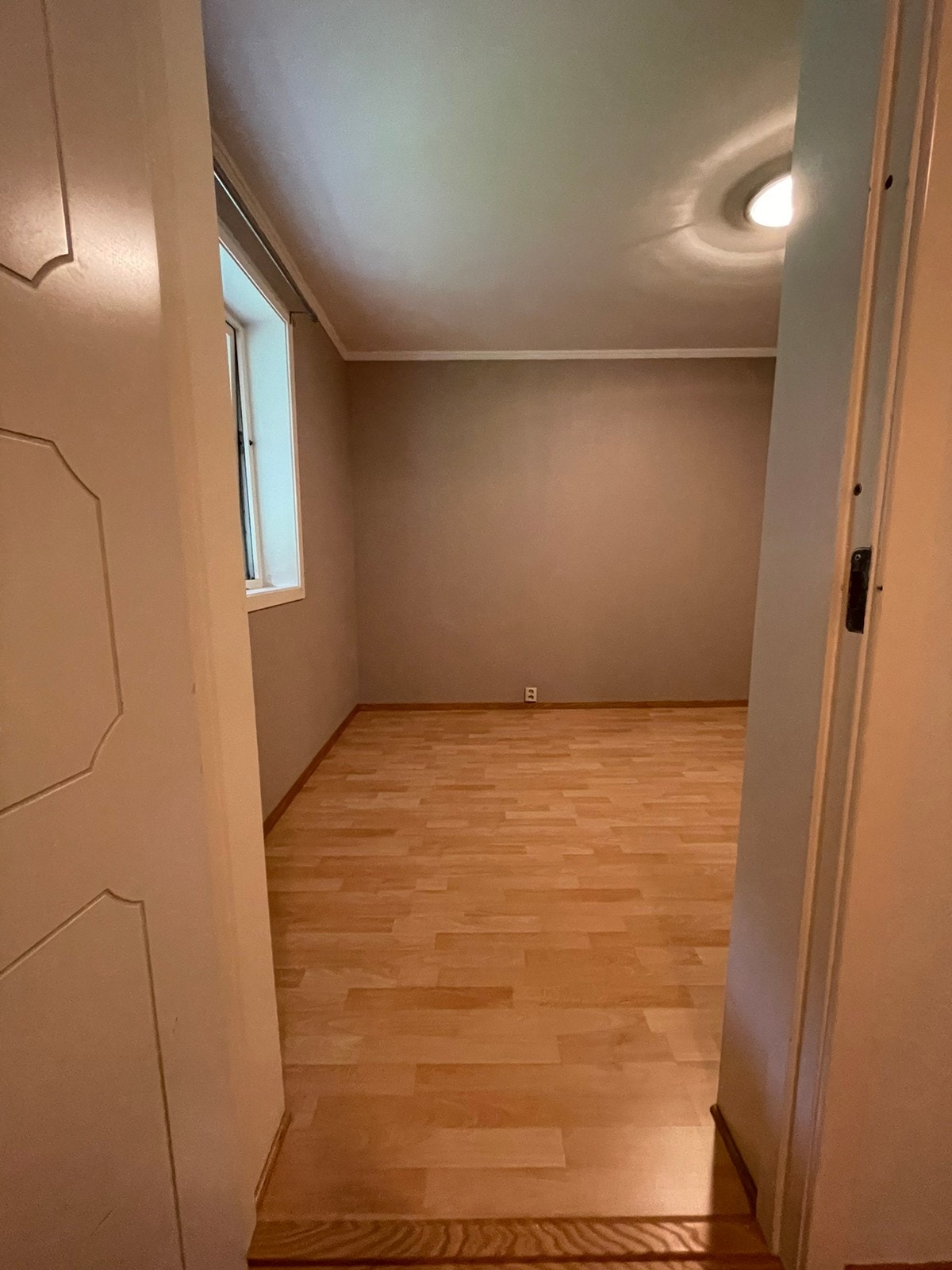 Soverom fra entré Galleribilde