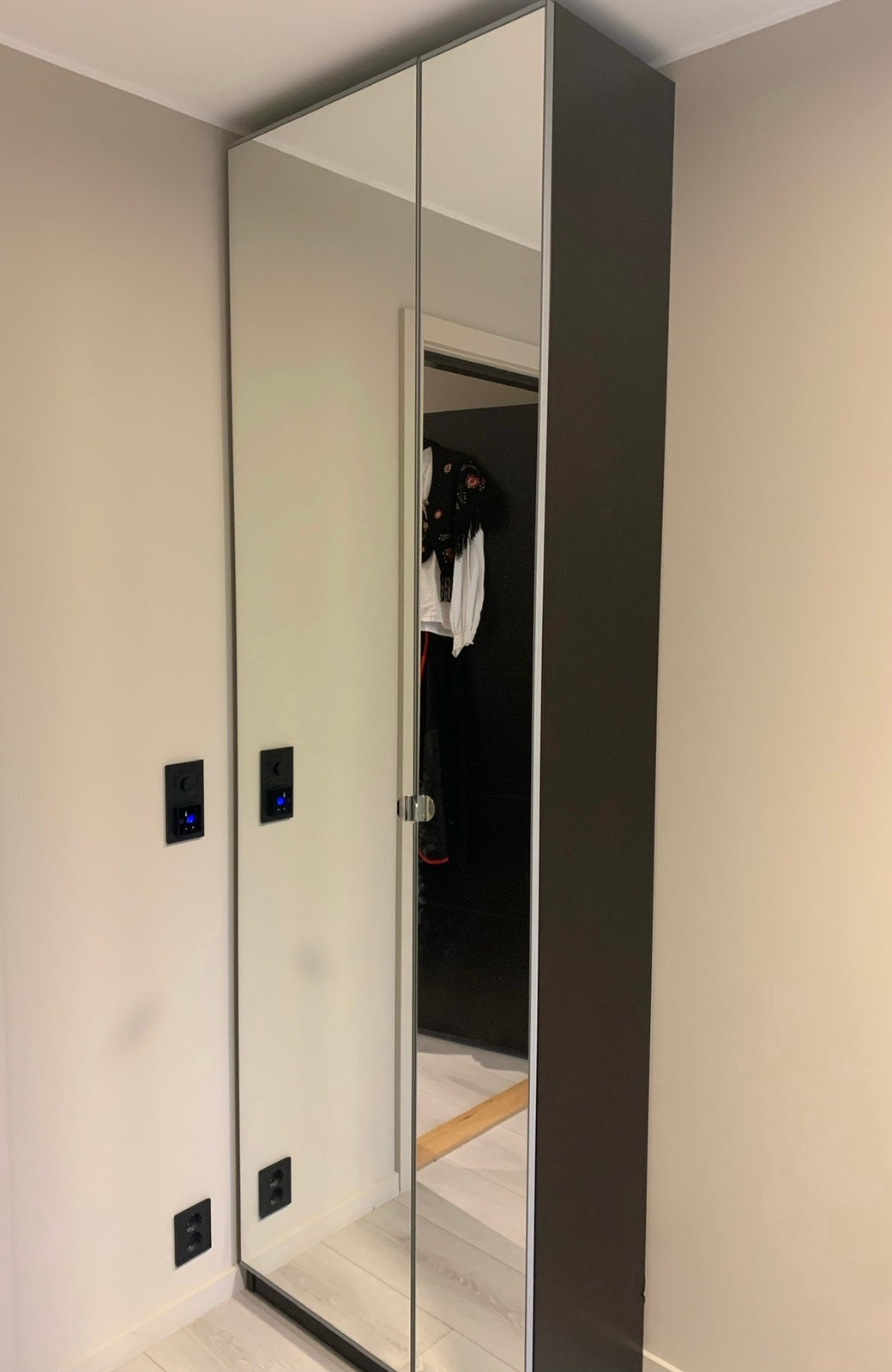 Klesskap soverom(medfølger) Galleribilde