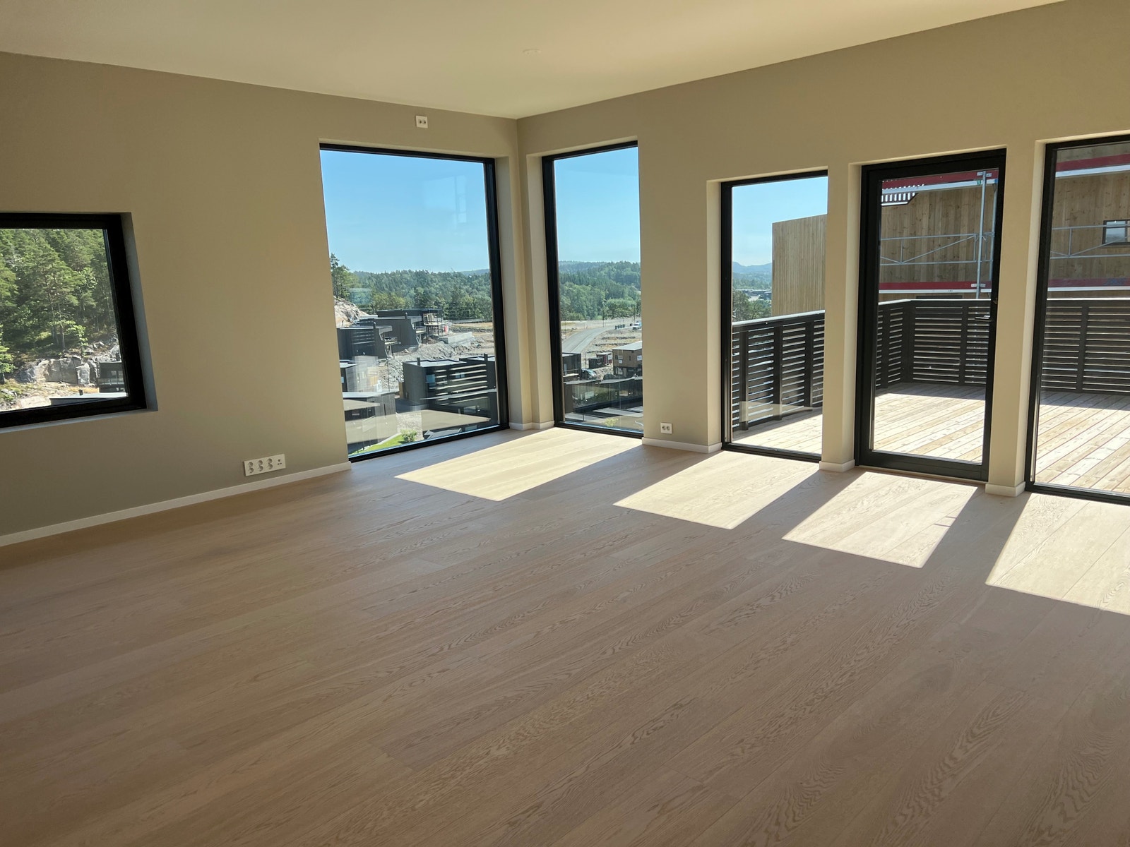 Stue med utgang til terrasse Galleribilde