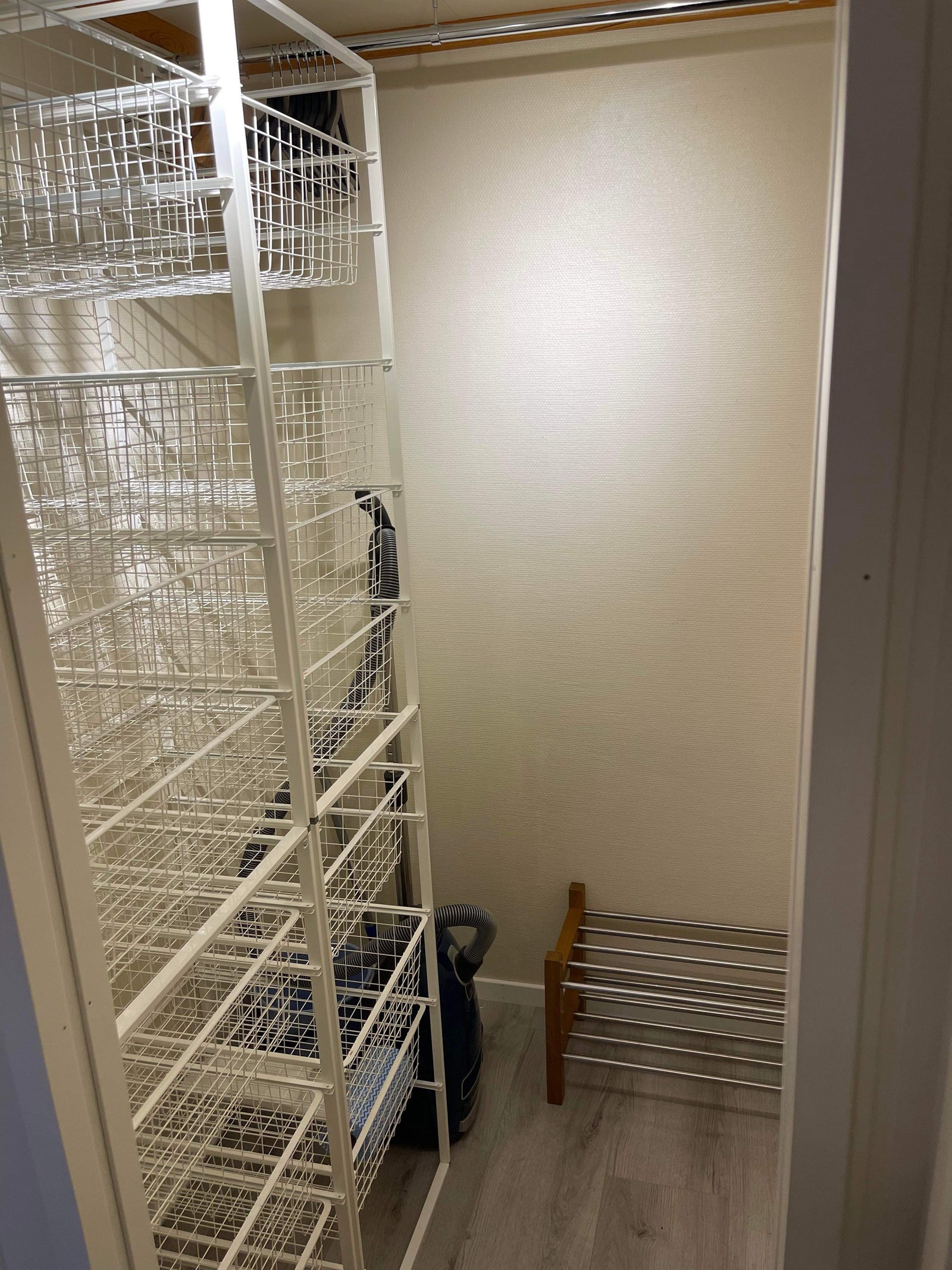 Walk in closeth m/ kurver Galleribilde