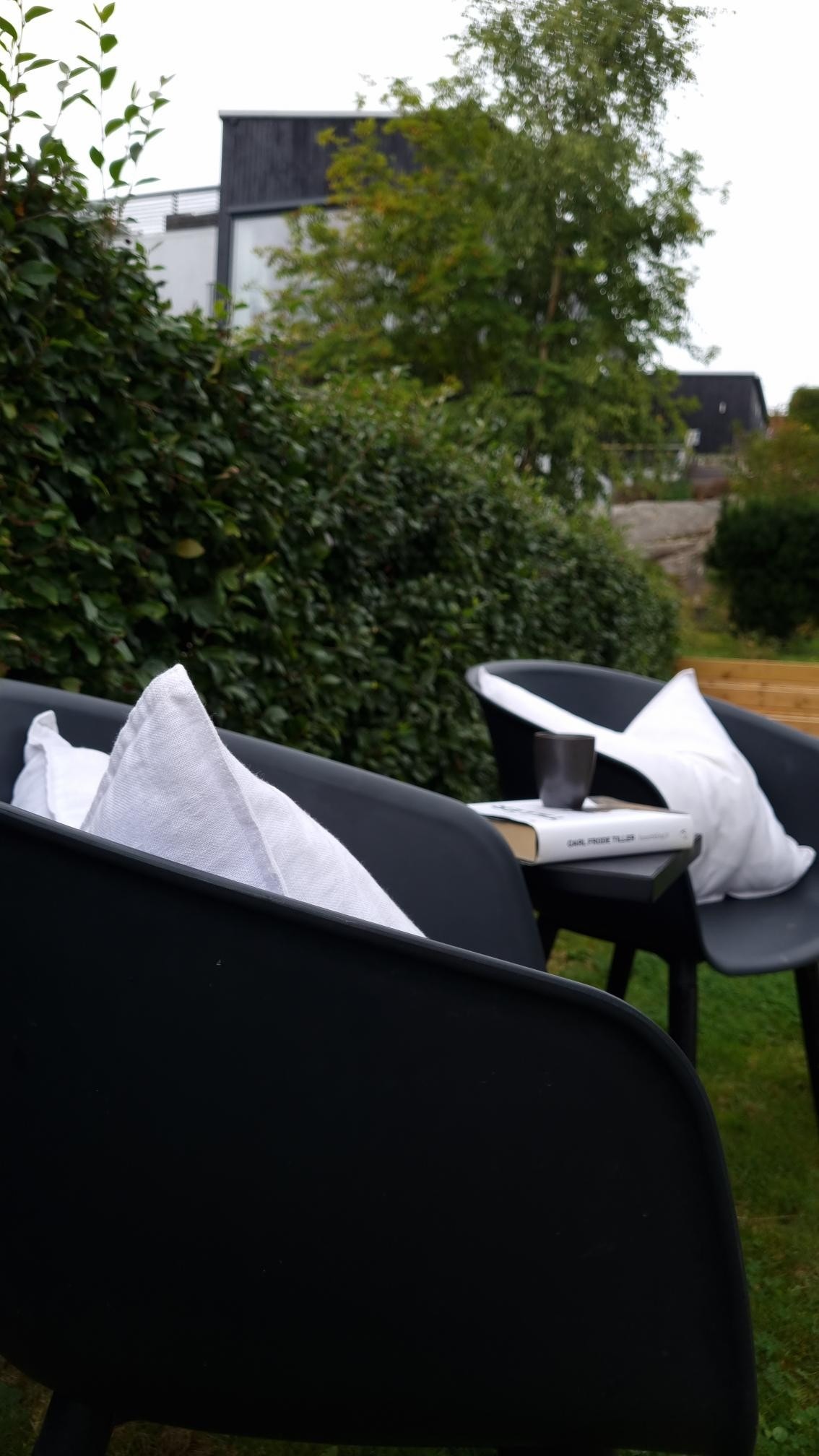 Koselig hageflekk (møbler følger ikke med) Galleribilde