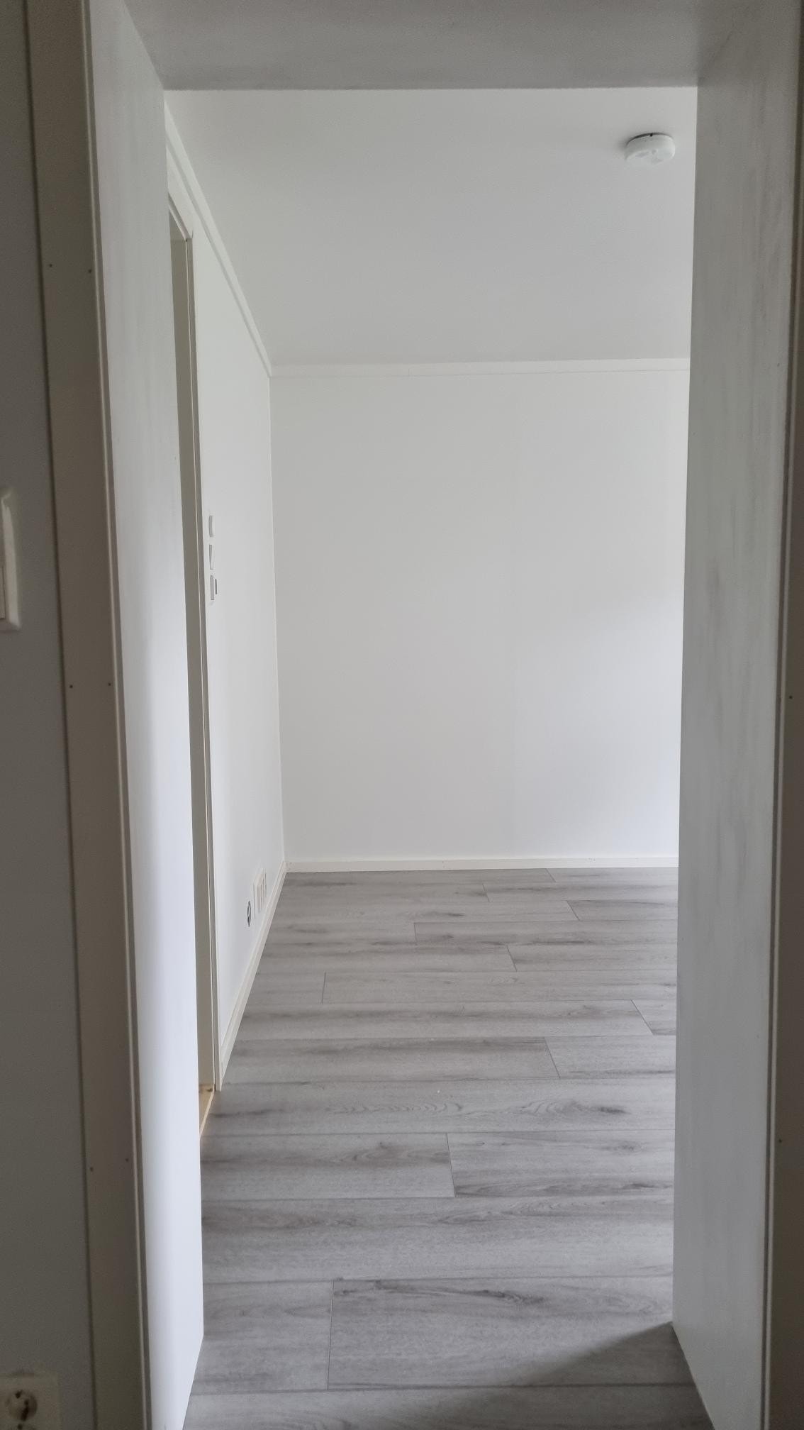 Stue sett fra kjøkken Galleribilde