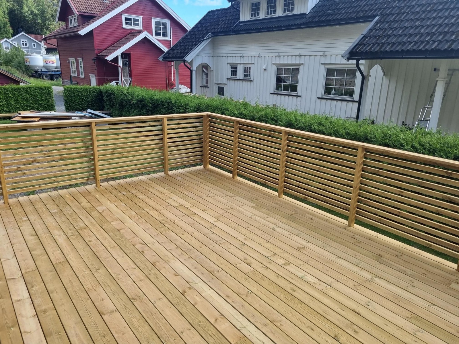 Romselig terasse Galleribilde