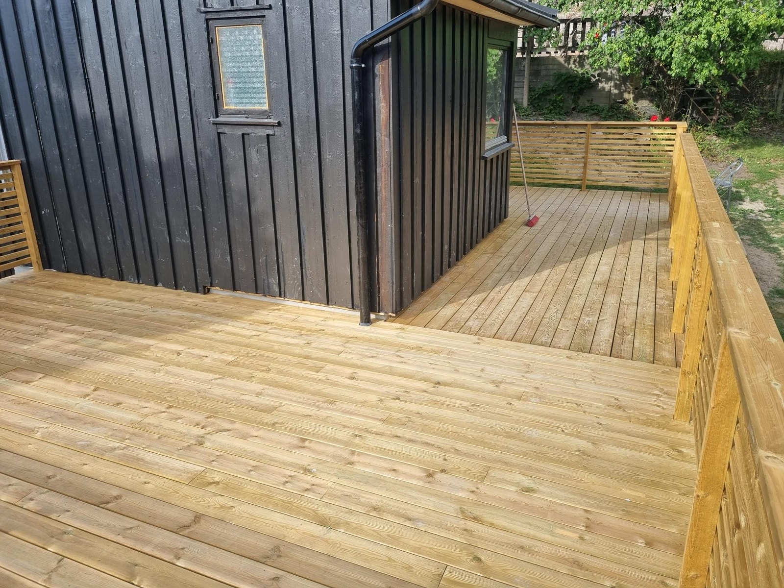 Romselig terasse Galleribilde