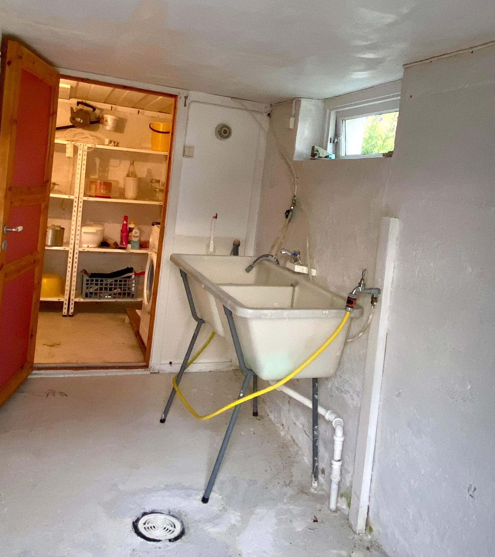 Kjellerrom med utslagsvask Galleribilde