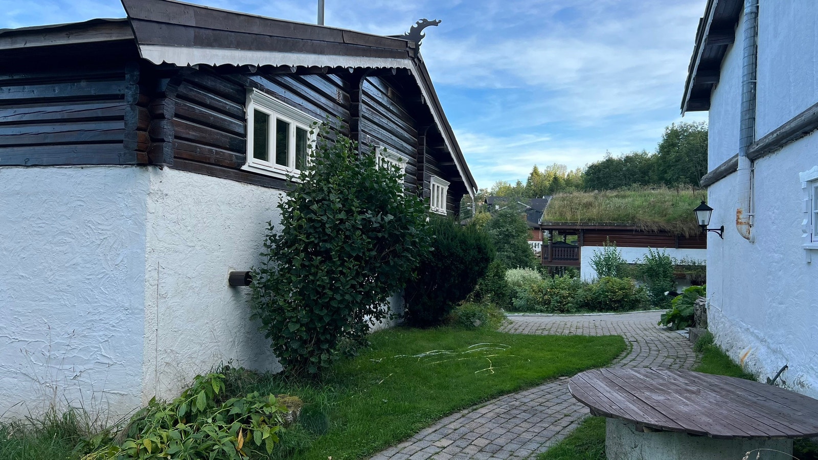 Egen biloppstillingsplass ute Galleribilde