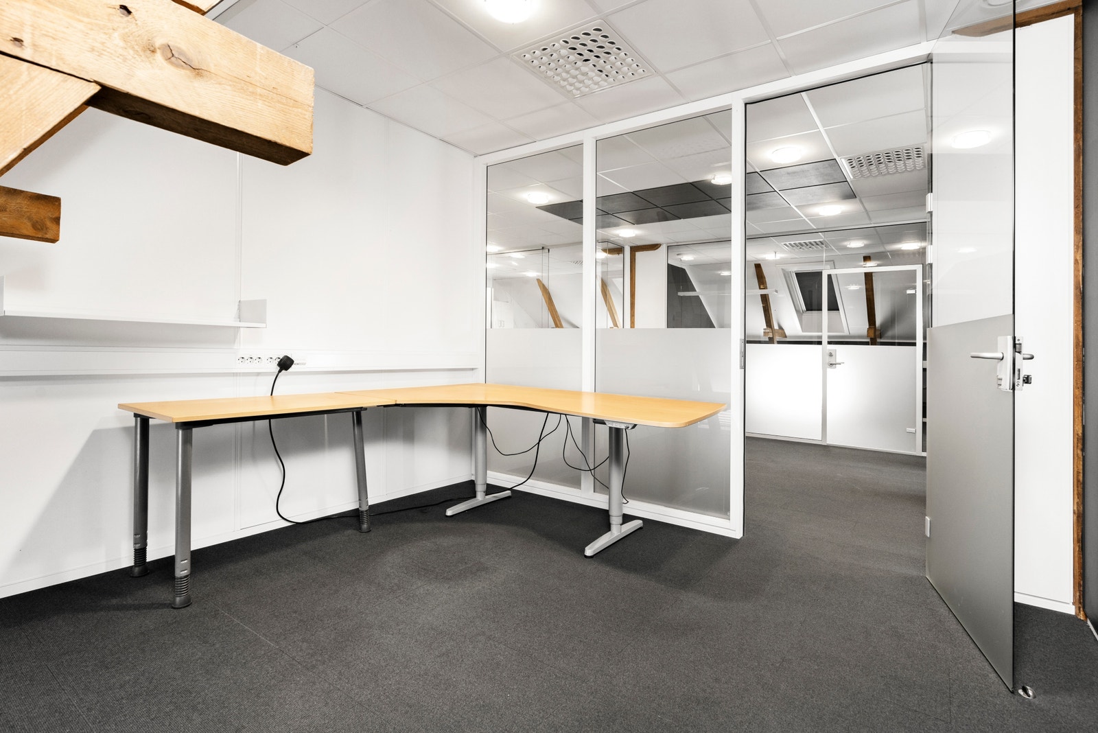 Eksempel på cellekontor i 3 etg Galleribilde