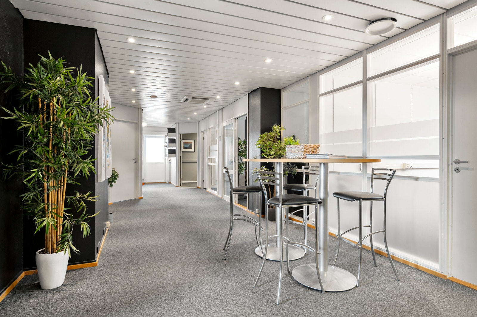 Fellesområde til kontorer i 2 etg Galleribilde