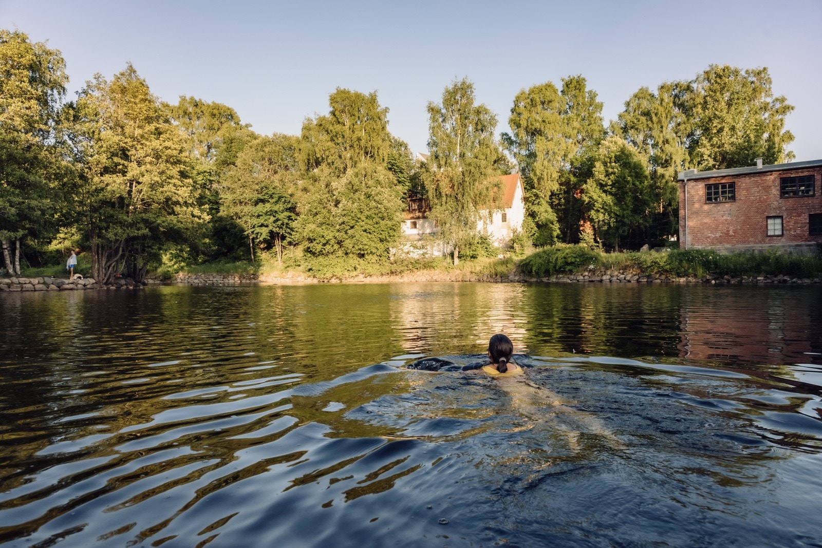 Nyt et deilig bad i Akerselva Galleribilde