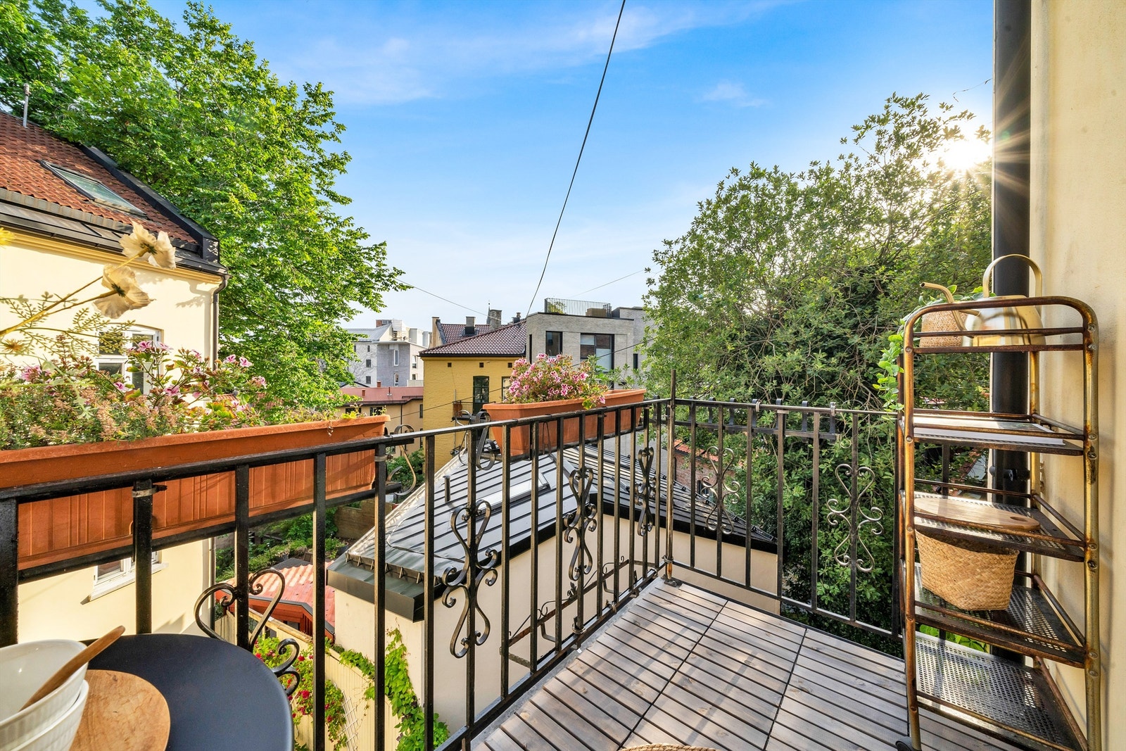 Nydelig vestvendt balkong med flott utsikt! Galleribilde