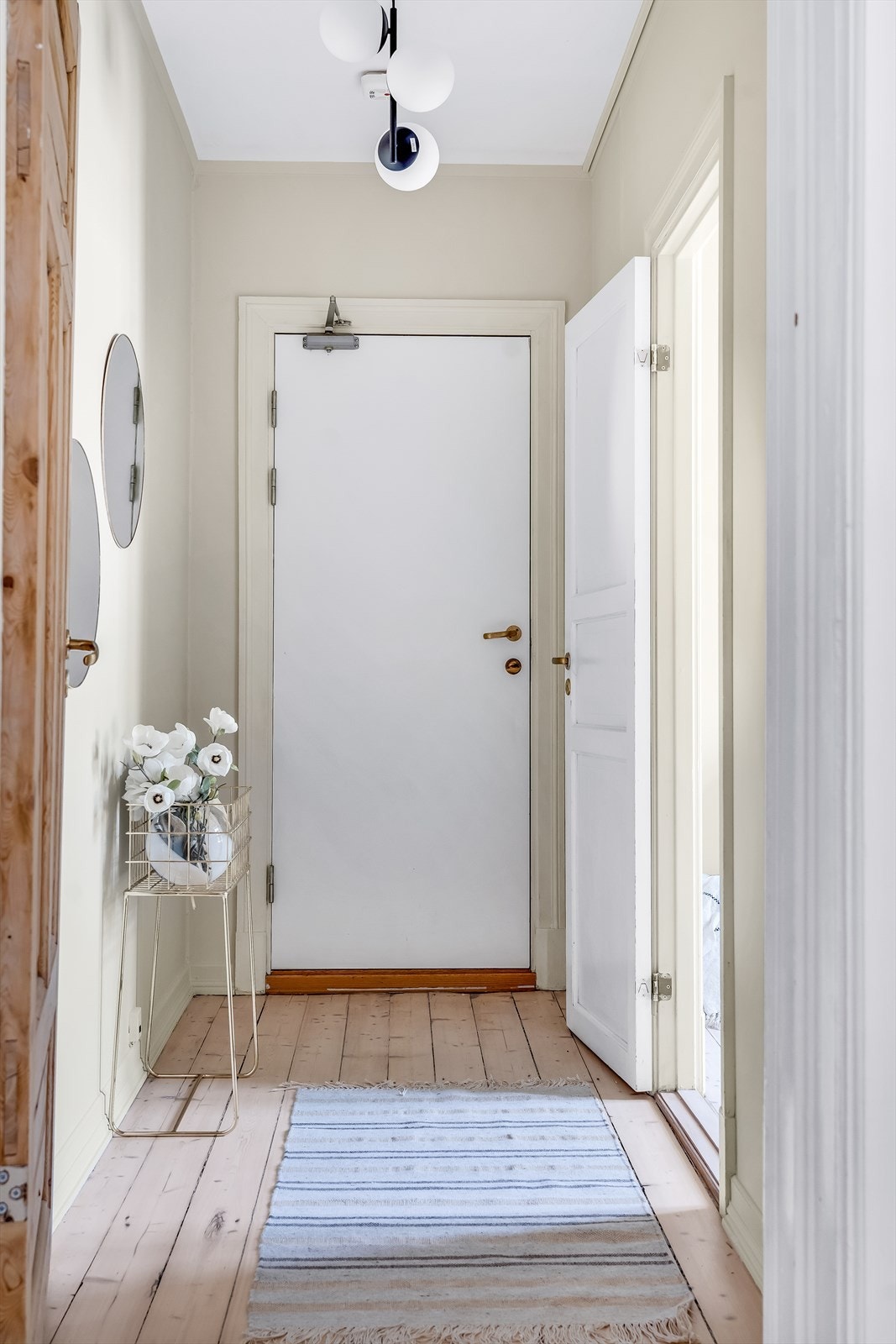 Dette er en entré som girt et godt førsteinntrykk av boligen Galleribilde