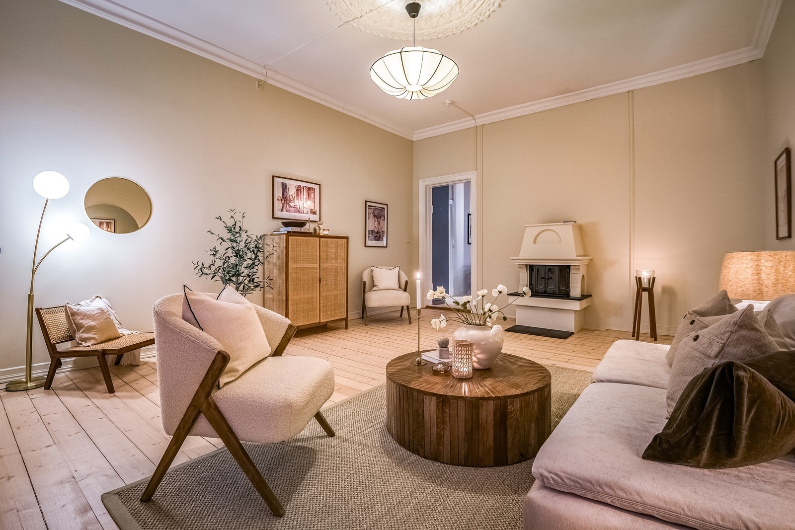 Peis i stuen som passer ypperlig på vintersdager Galleribilde