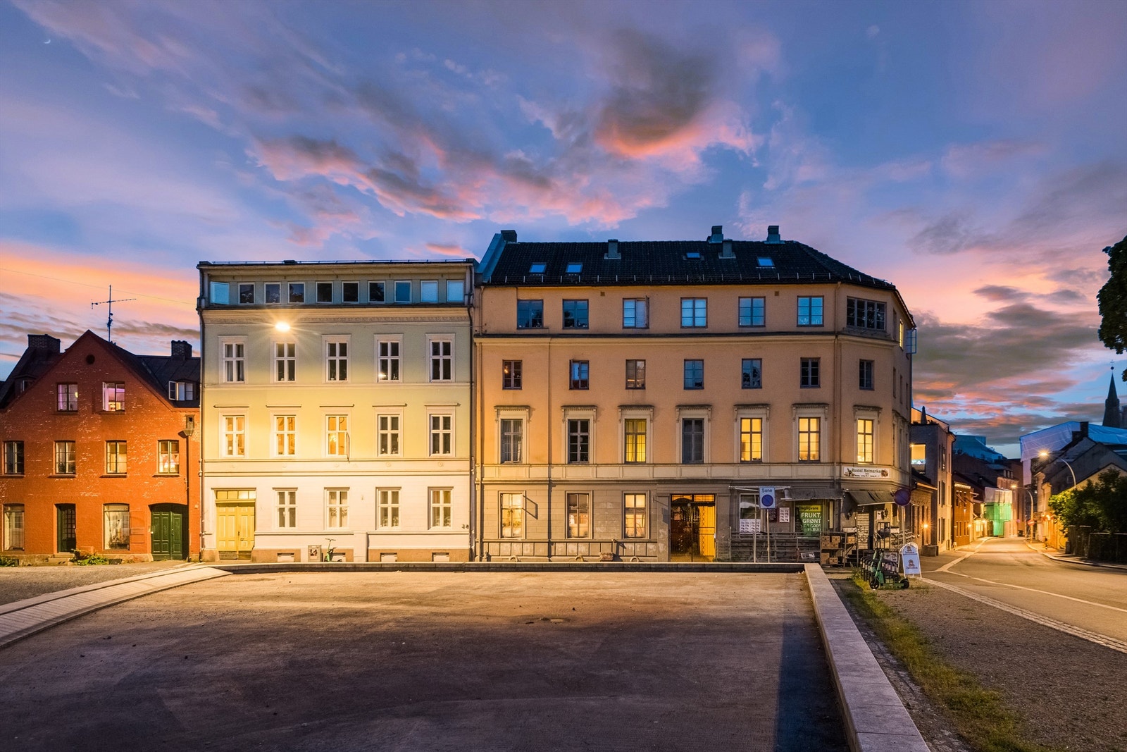 Damstredet 4A er en historisk gate. Det første huset som ble oppført var i 1756 av billedhogger Ole Meyer Galleribilde