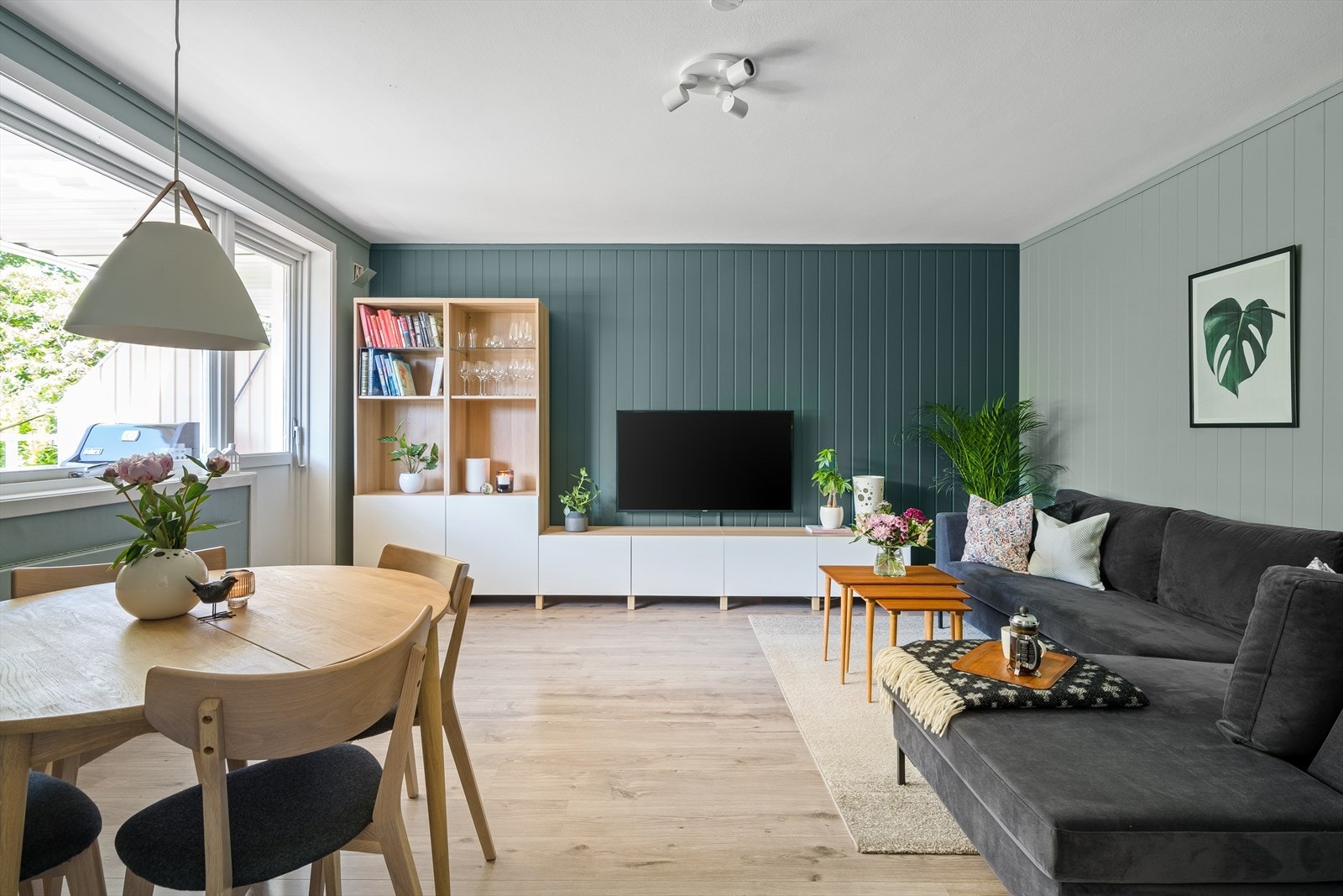 Leiligheten er malt i tidsriktige farger Galleribilde