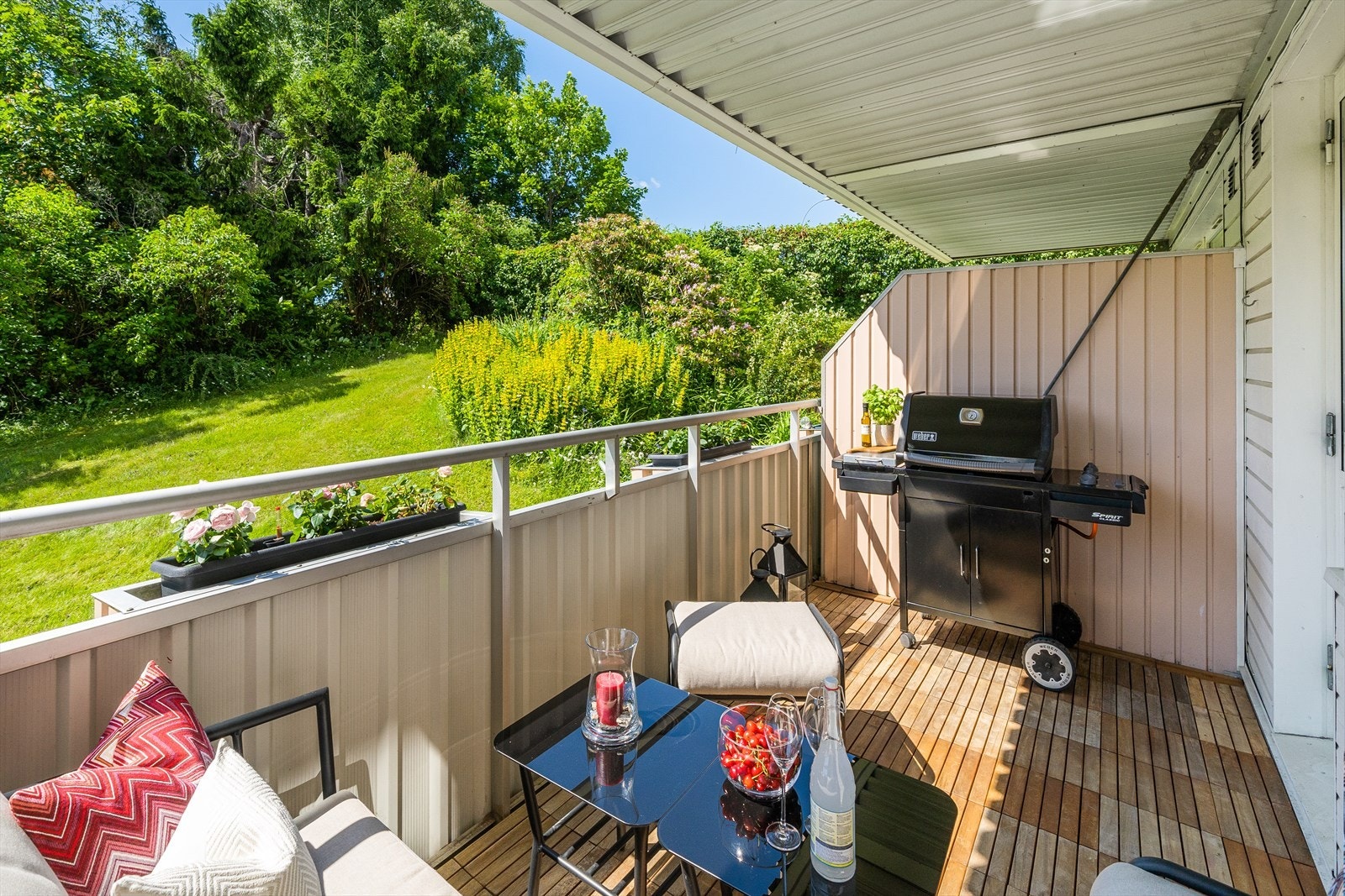 Herlig solrik balkong som vender mot vest Galleribilde