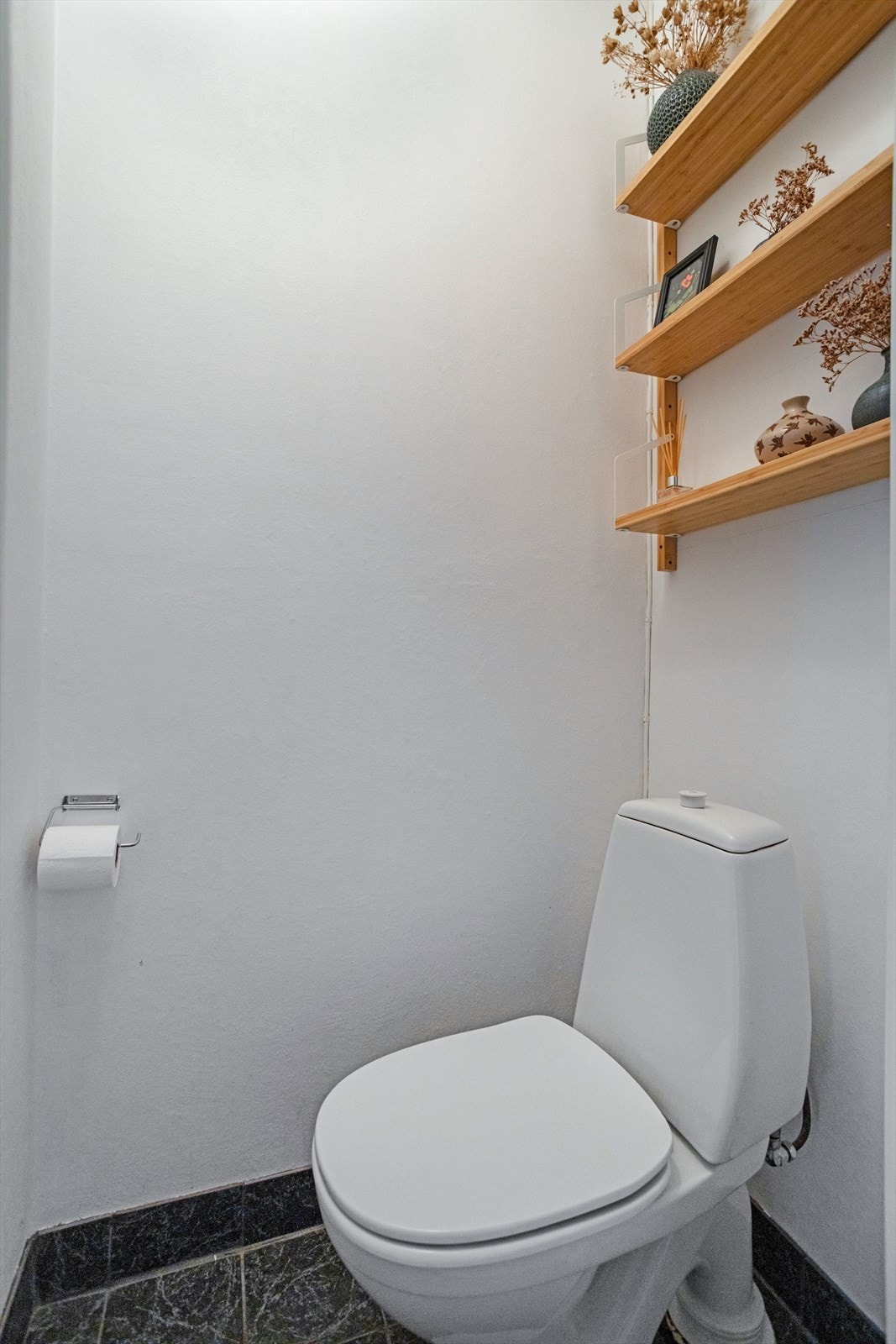 Praktisk separat toalettrom. Galleribilde