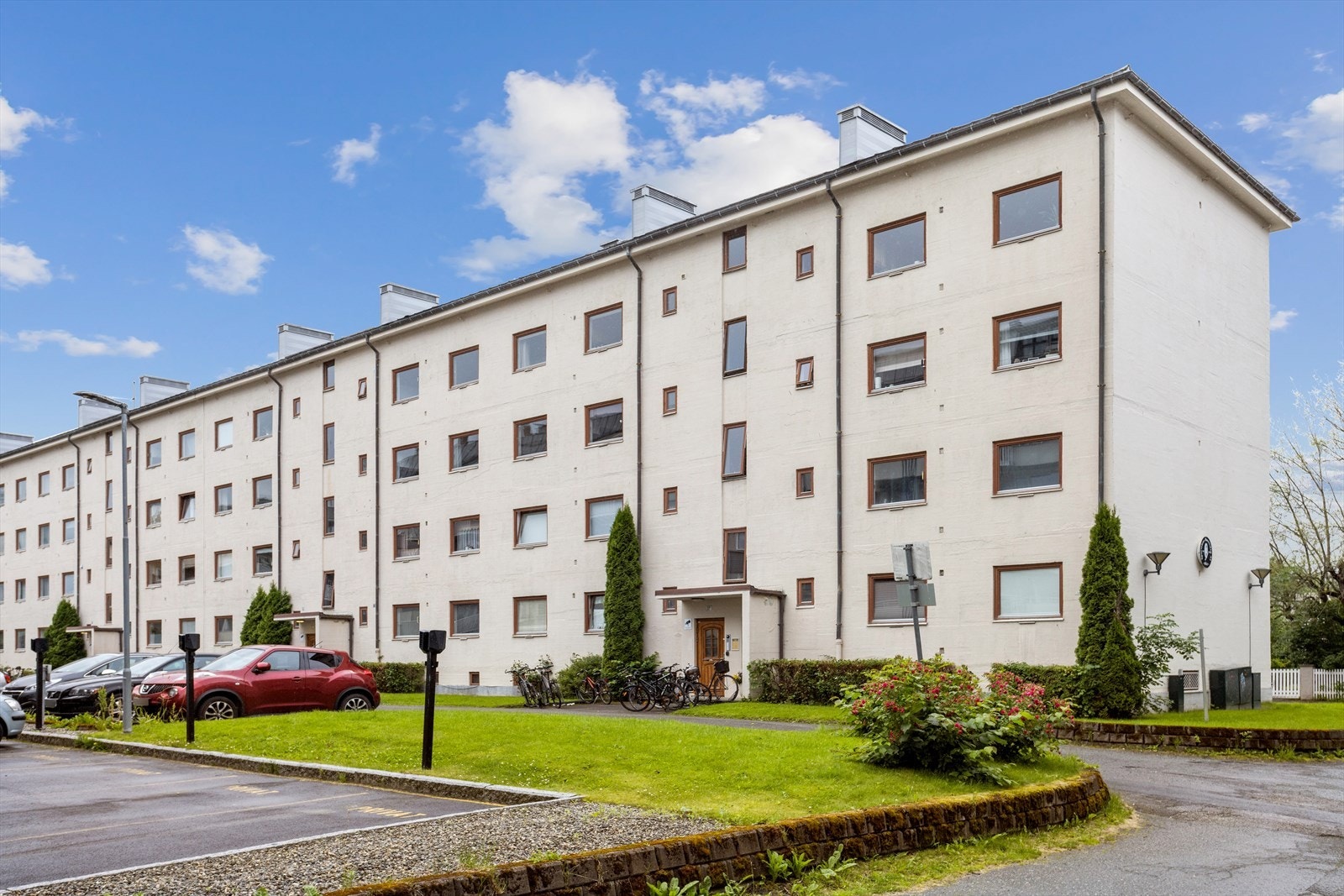 Udbyes gate 11 ligger i kort avstand fra byens studiesteder og servicefasiliteter. Galleribilde