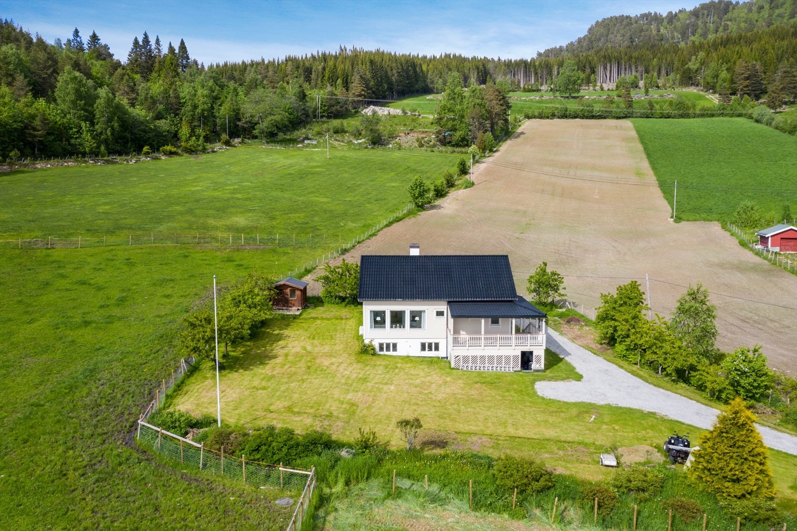 Liagarden38 | Dronefoto Galleribilde