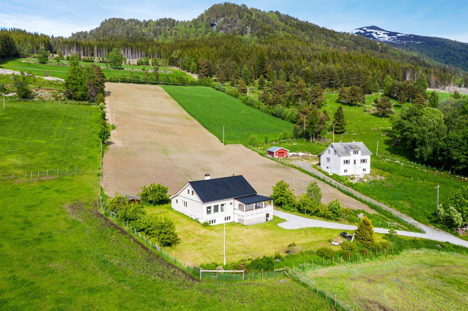 Liagarden38 | Dronefoto Galleribilde