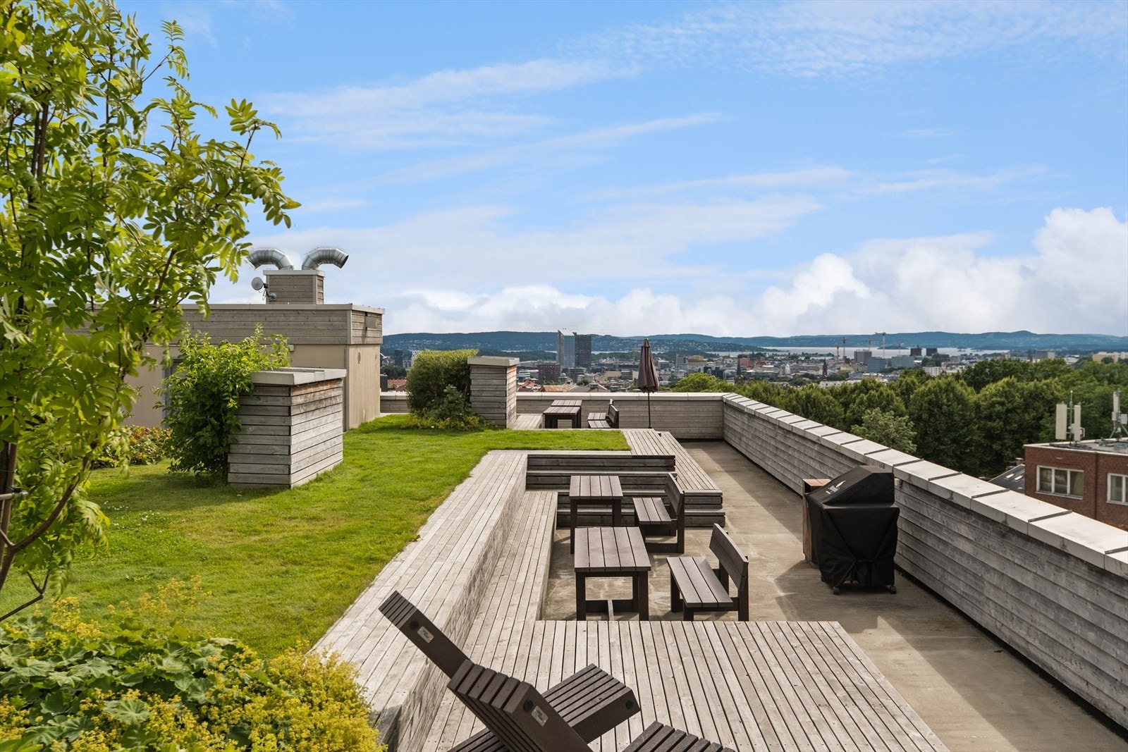 Leiligheten har tilgang til en flott felles takterrasse. Galleribilde