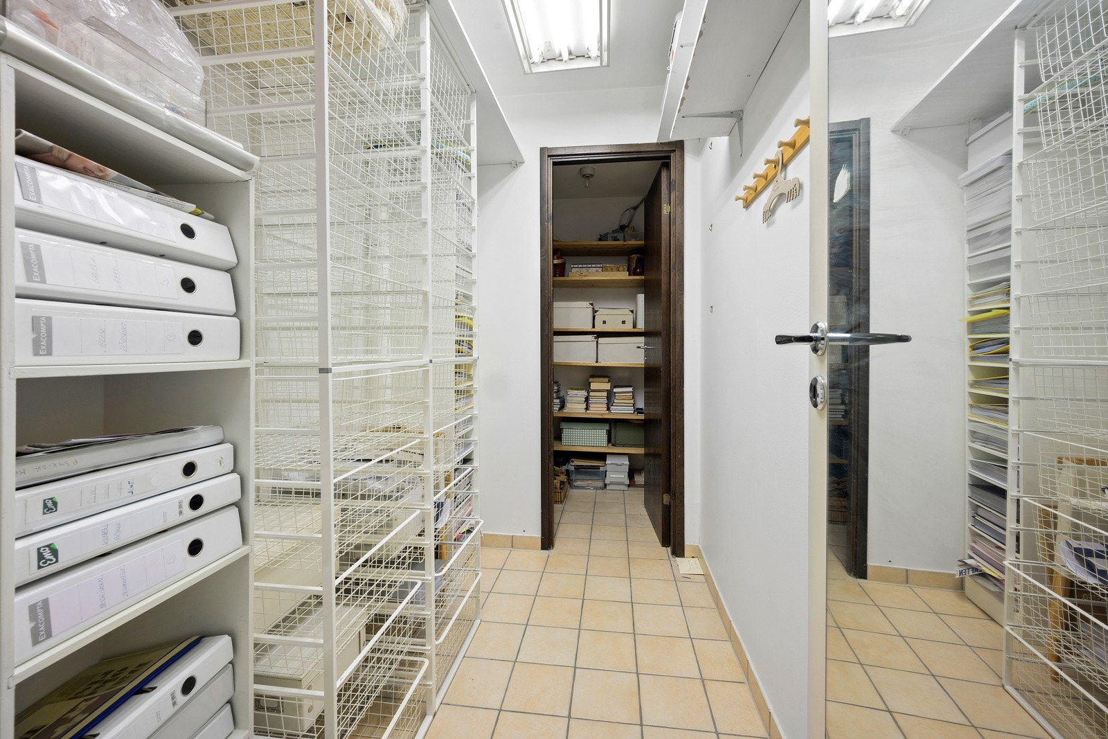 Innvendig bod. Galleribilde