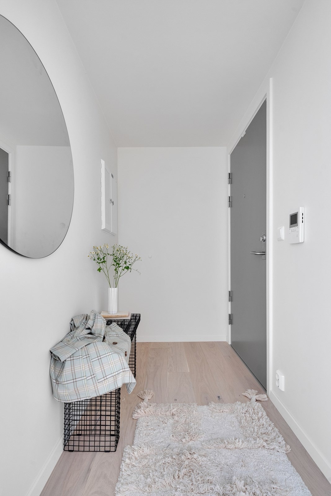 En innbydende entré ønsker deg velkommen inn til denne flotte boligen! Galleribilde