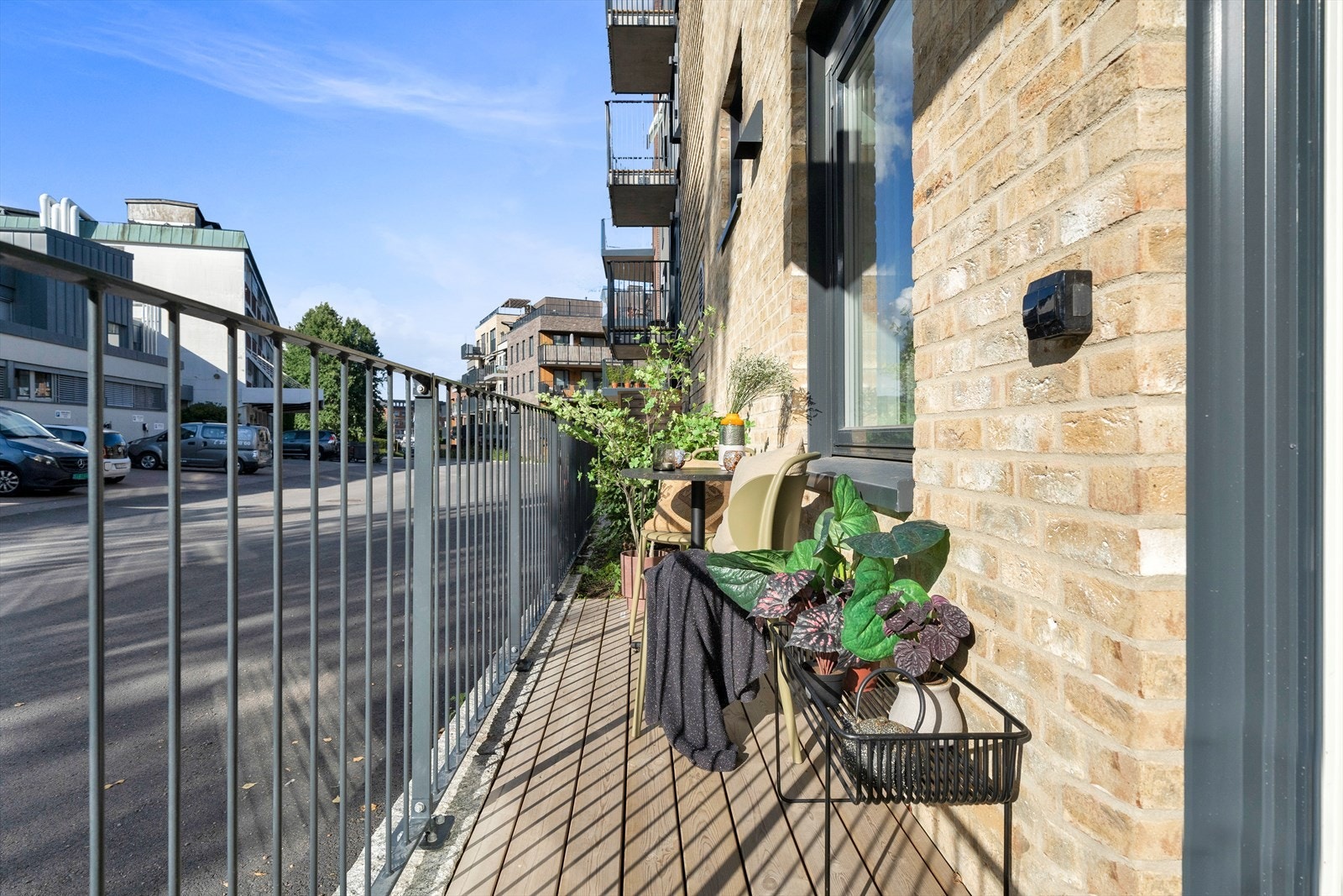 Terrassen er ca. 6 kvm og har deilig kveldssol Galleribilde