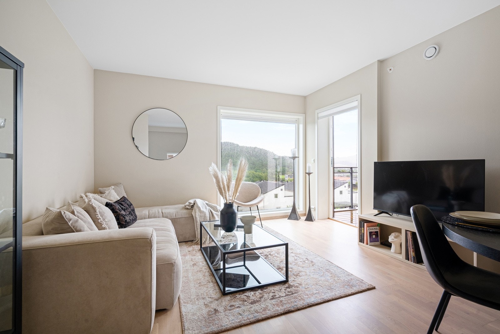 EIE eiendomsmegling v/ Rebekka Levik presenterer Kjempeholen 3! Galleribilde