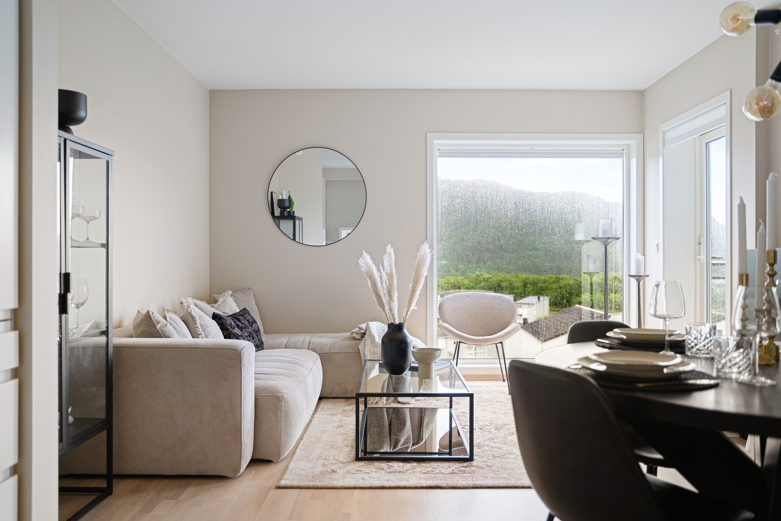 Stue med fint utsyn og uten innsyn. Galleribilde