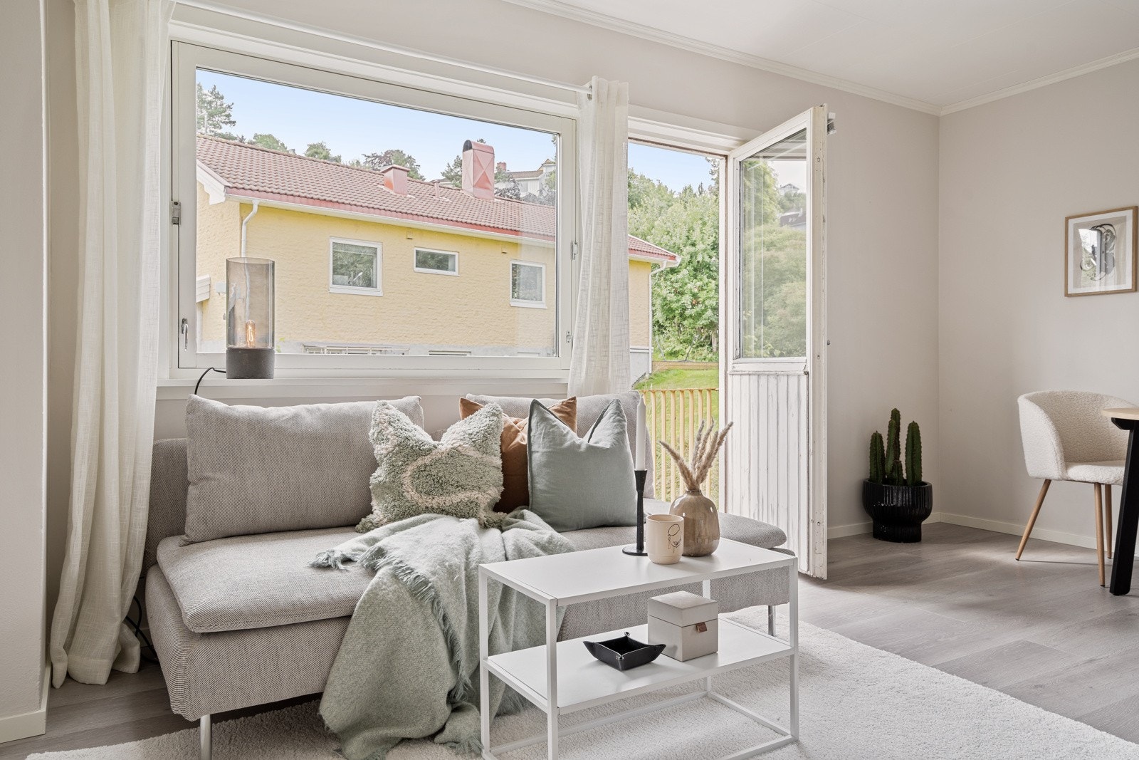 Leiligheten byr på en rekke gode kvaliteter som blant annet en flott planløsning hvor arealet er godt utnyttet, samt store vindusflater og fransk balkong Galleribilde