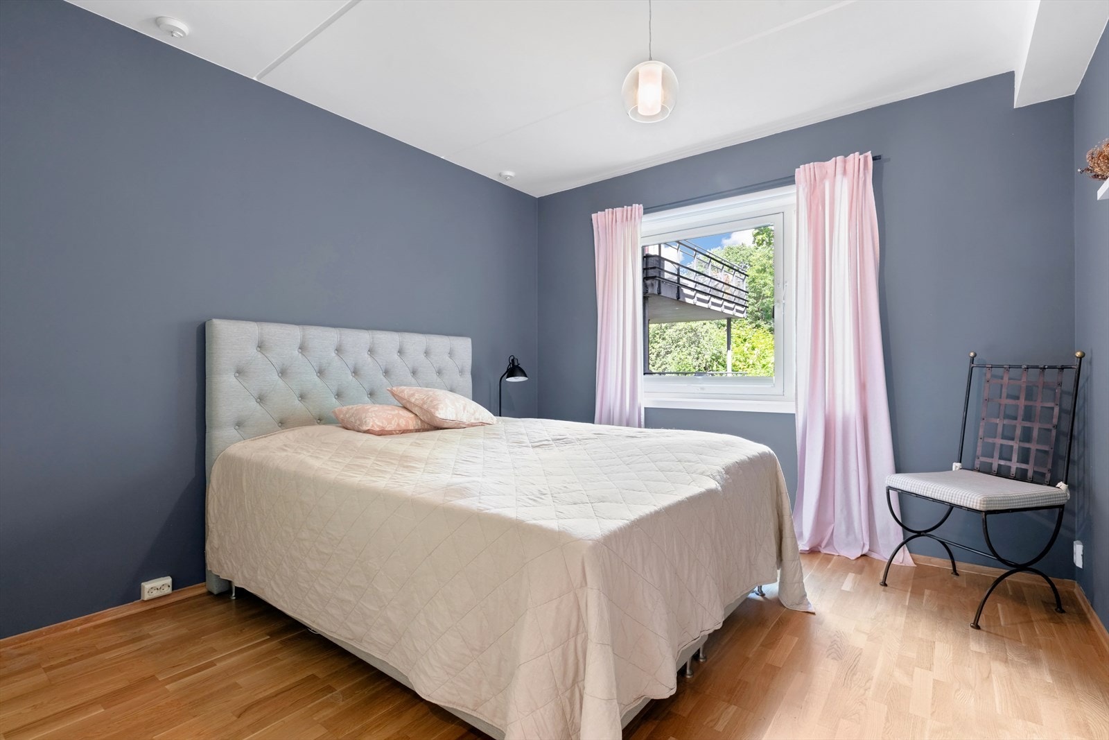 Leiligheten har parkettgulv i samtlige tørre rom. Galleribilde