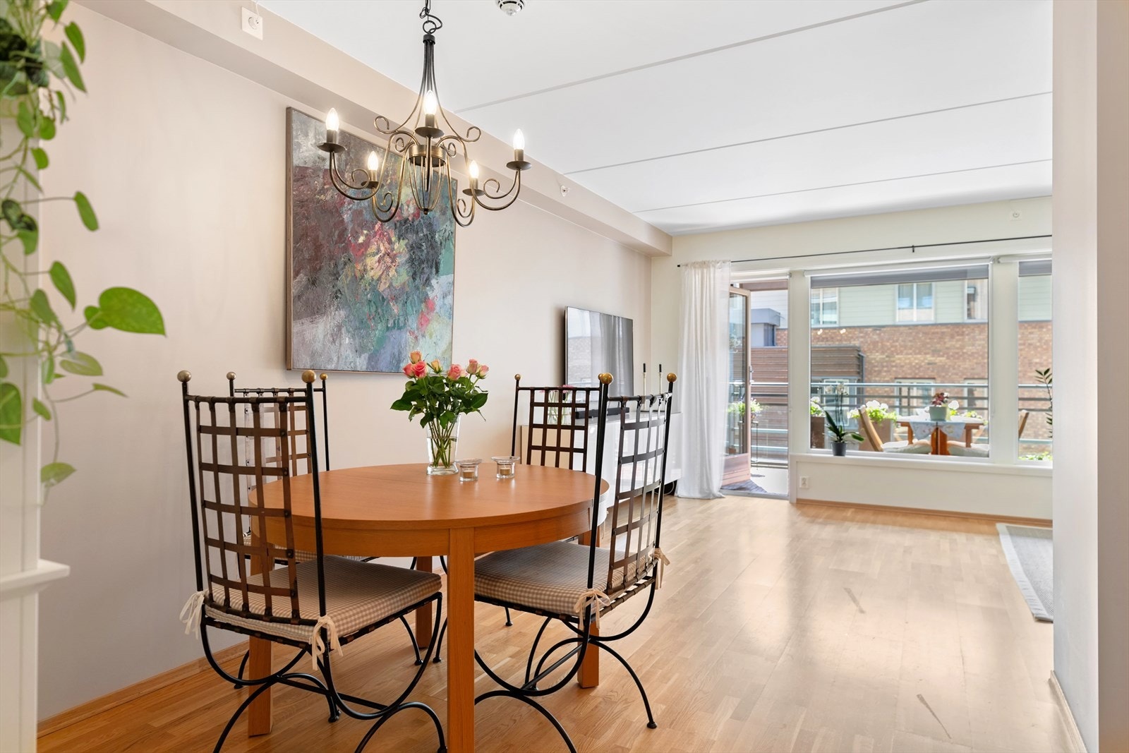 Her kan man samle familie og venner rundt middagsbordet. Galleribilde