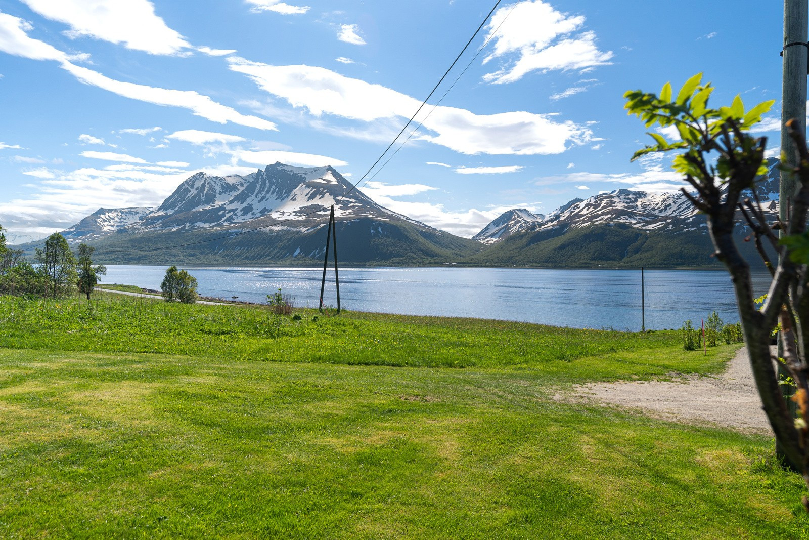 Du vil bo omringet av vakkert landskap med kort veg til fantastiske turdestinasjoner.