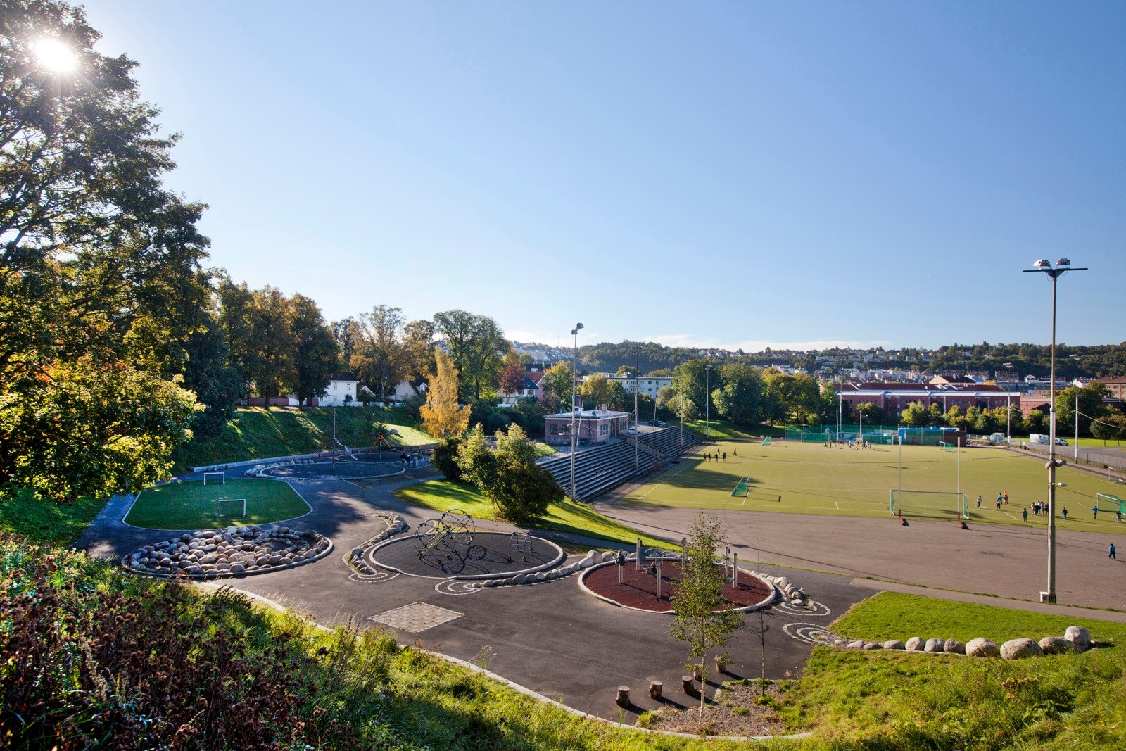 På Jordal er det masse flotte fasiliteter og oppgraderte utearealer. Galleribilde