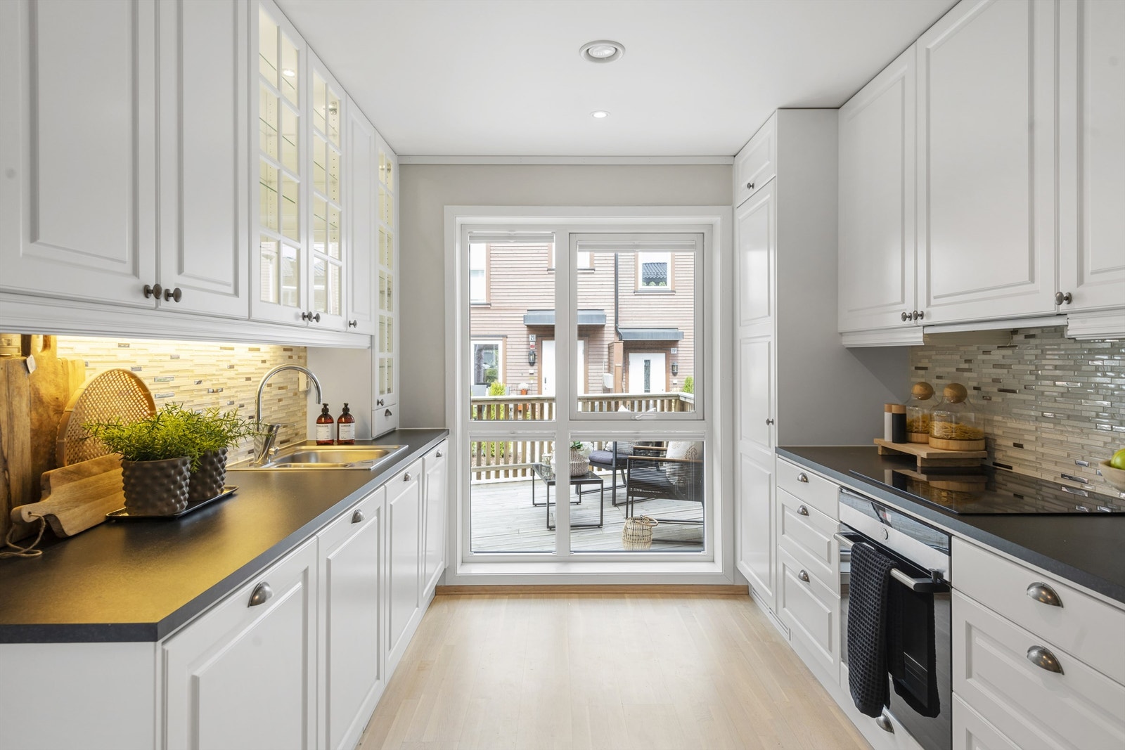 Gjennomgående gode vindusflater i boligen. Galleribilde