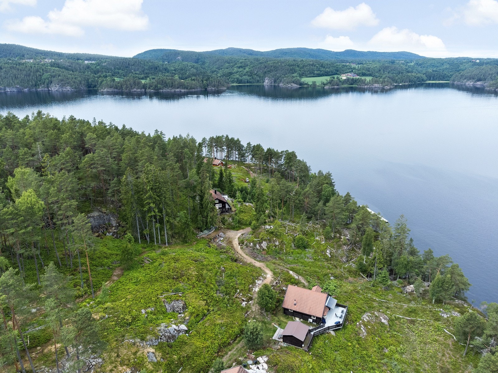 Tomten har fin utsikt til Norsjø! Galleribilde