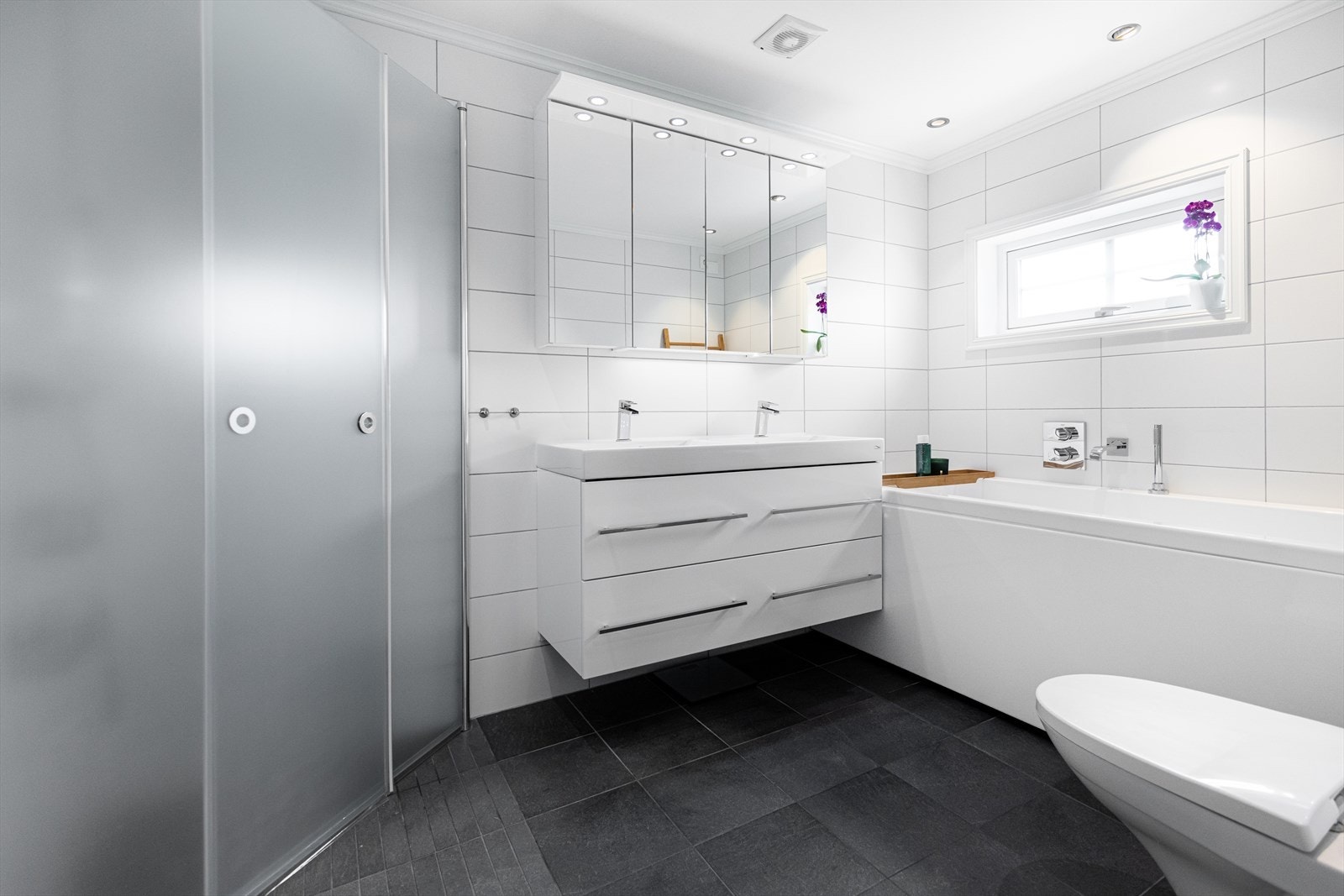 Romslig bad pusset opp i 2012 Galleribilde