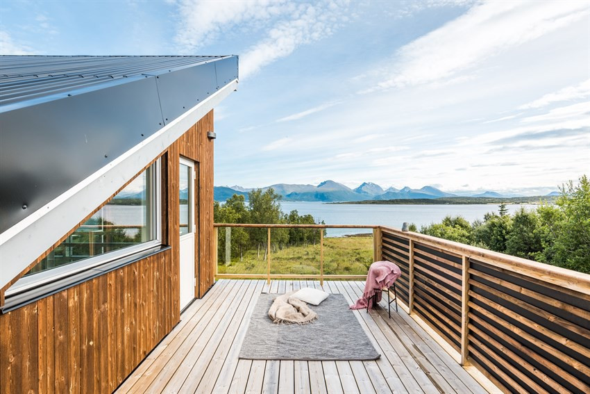 Fin og tilbaketrukket beliggenhet med fantastiske sol- og utsiktsforhold.