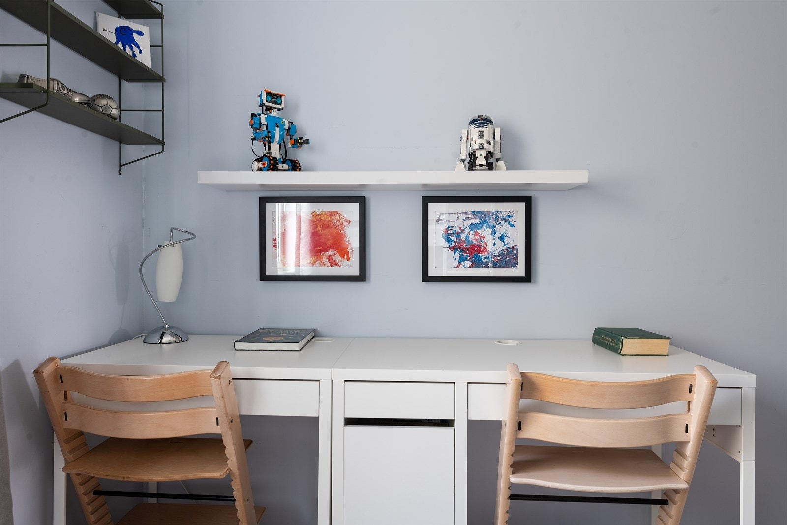 Her er det skapløsning og plass til pult. Galleribilde