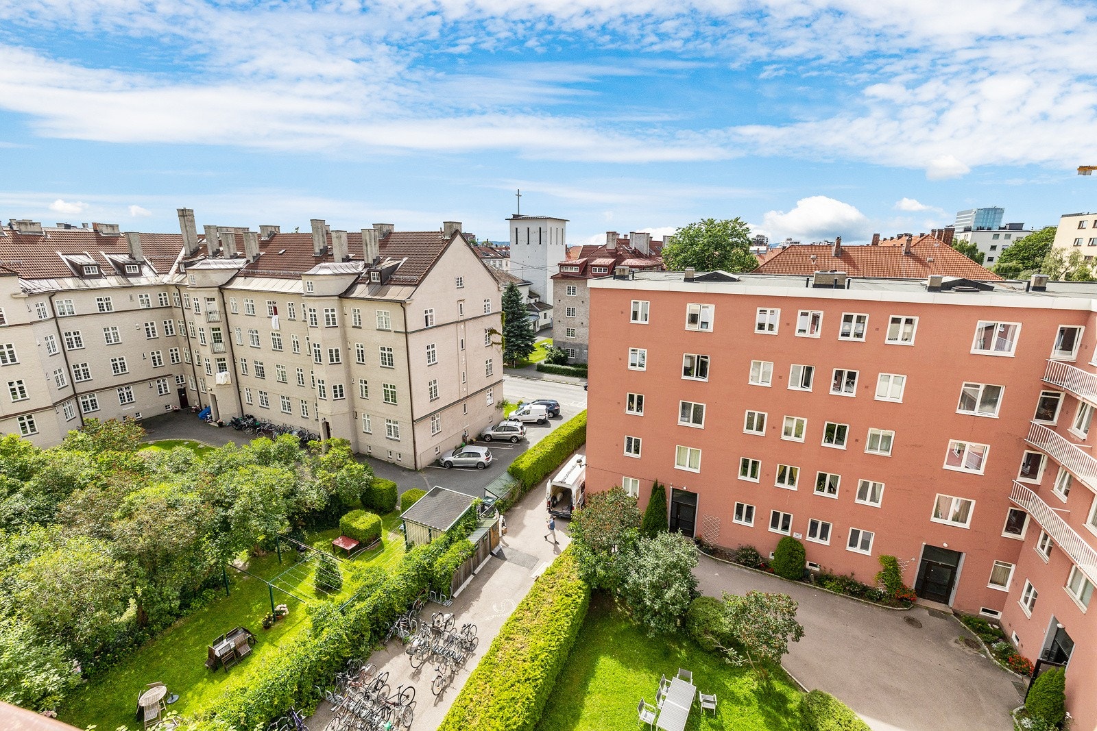 Nydelig utsikt mot gårdsrom, ingen innsyn. Galleribilde